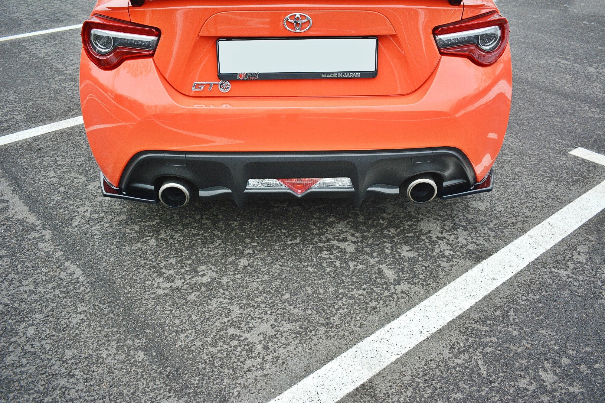 Maxton Design Heck Ansatz Flaps Diffusor V.1 passend für Toyota GT86 Facelift schwarz Hochglanz