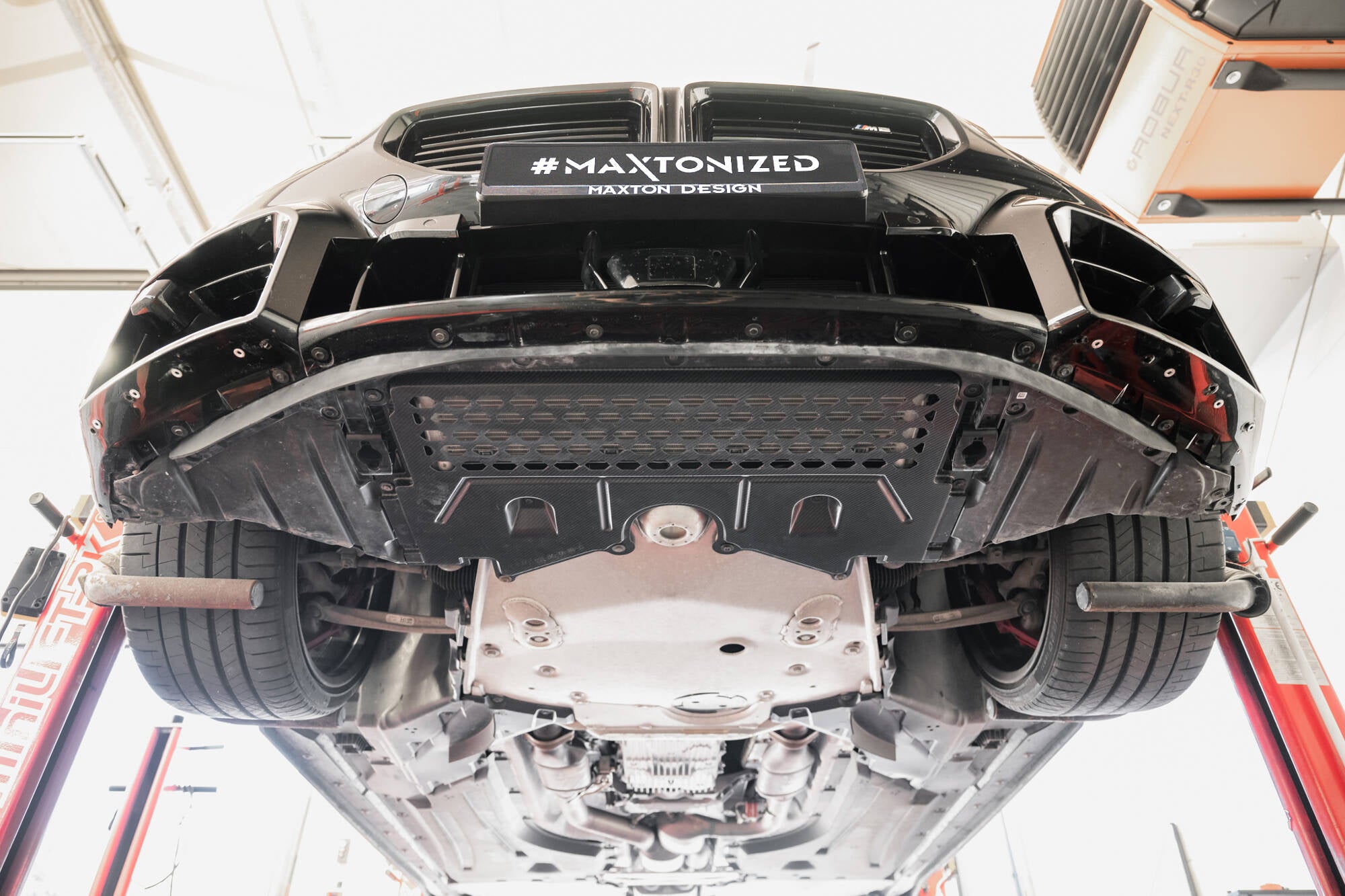 Maxton Design Carbon Fiber Engine Cover BMW M2 G87 für BMW M2 G87
