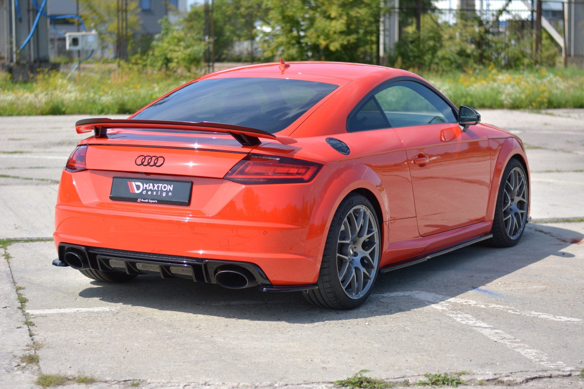 Maxton Design Heck Ansatz Flaps Diffusor passend für Audi TT RS 8S schwarz Hochglanz