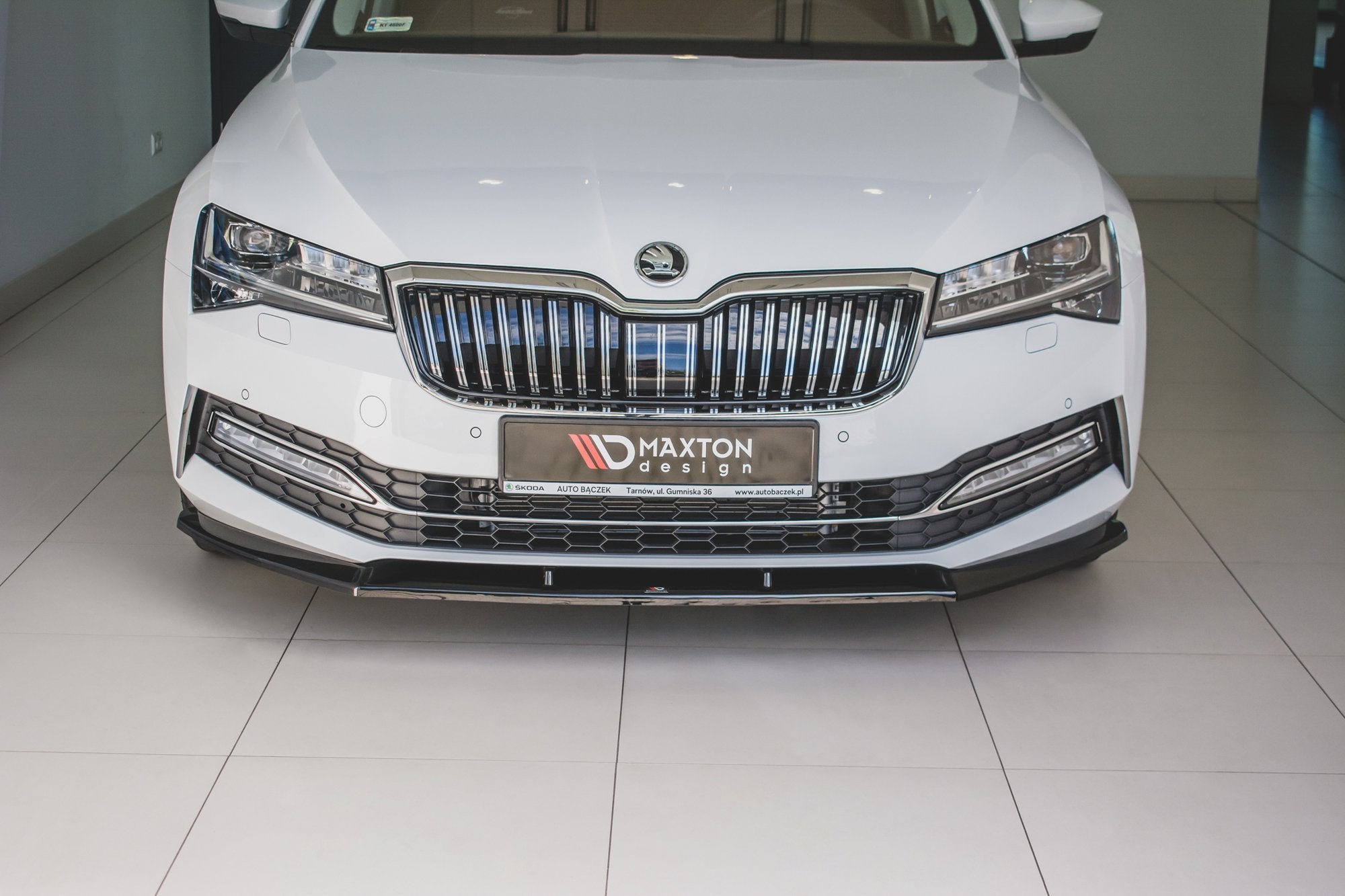 Maxton Design Street+ Spoilerlippe Front Ansatz V.2 passend für Skoda Superb Liftback / Combi Mk3 Facelift schwarz Hochglanz