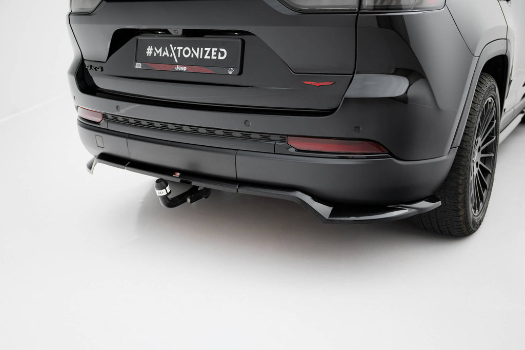 Maxton Design Street+ Mittlerer Diffusor RACE passend für Jeep Grand Cherokee Trailhawk Mk5 schwarz Hochglanz
