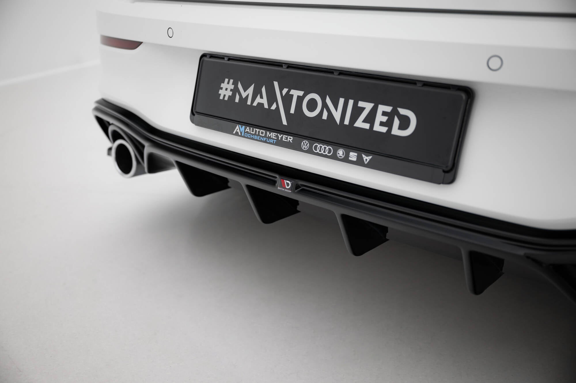 Maxton Design Diffusor Heck Ansatz V.2 passend für VW Golf GTI Mk8 schwarz Hochglanz