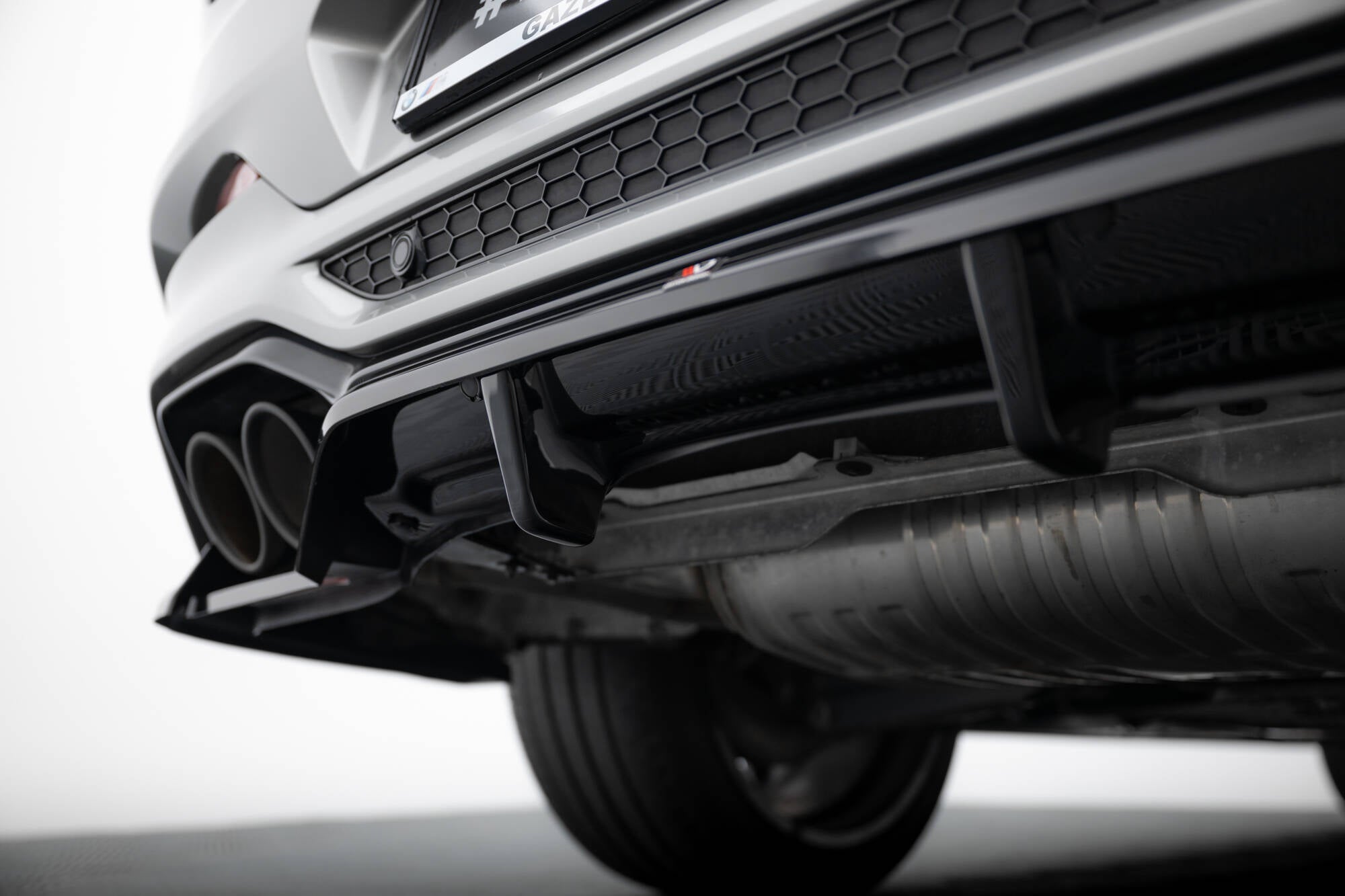 Maxton Design Street+ Mittlerer Diffusor RACE passend für BMW X4 M F98 schwarz Hochglanz