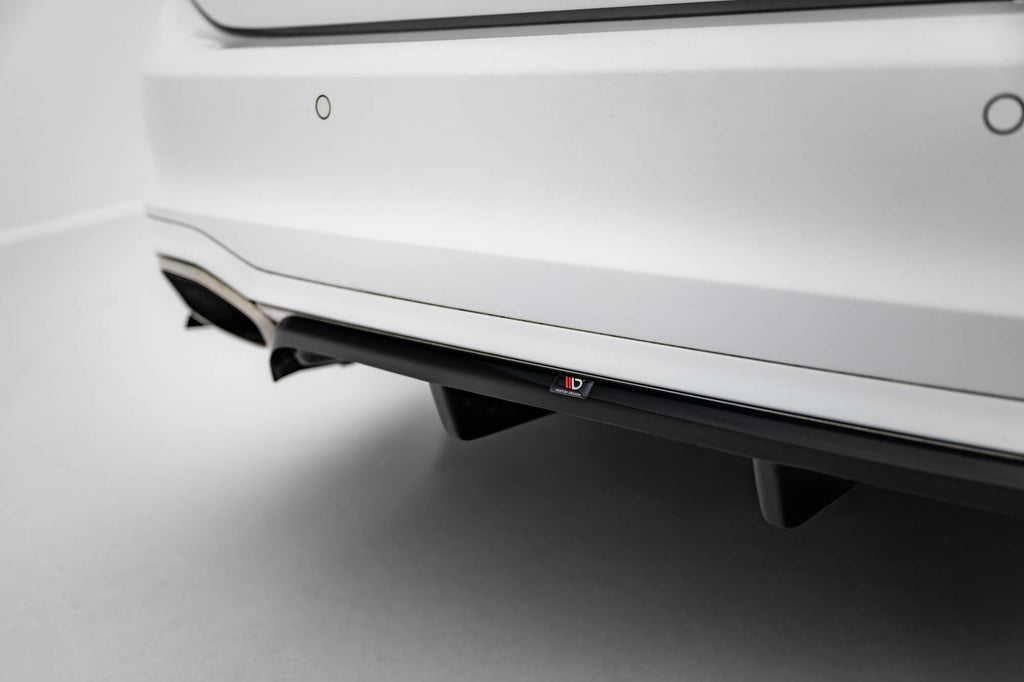 Maxton Design Mittlerer Diffusor Heck Ansatz DTM Look passend für Ford Focus Vignale Kombi Mk4 schwarz Hochglanz