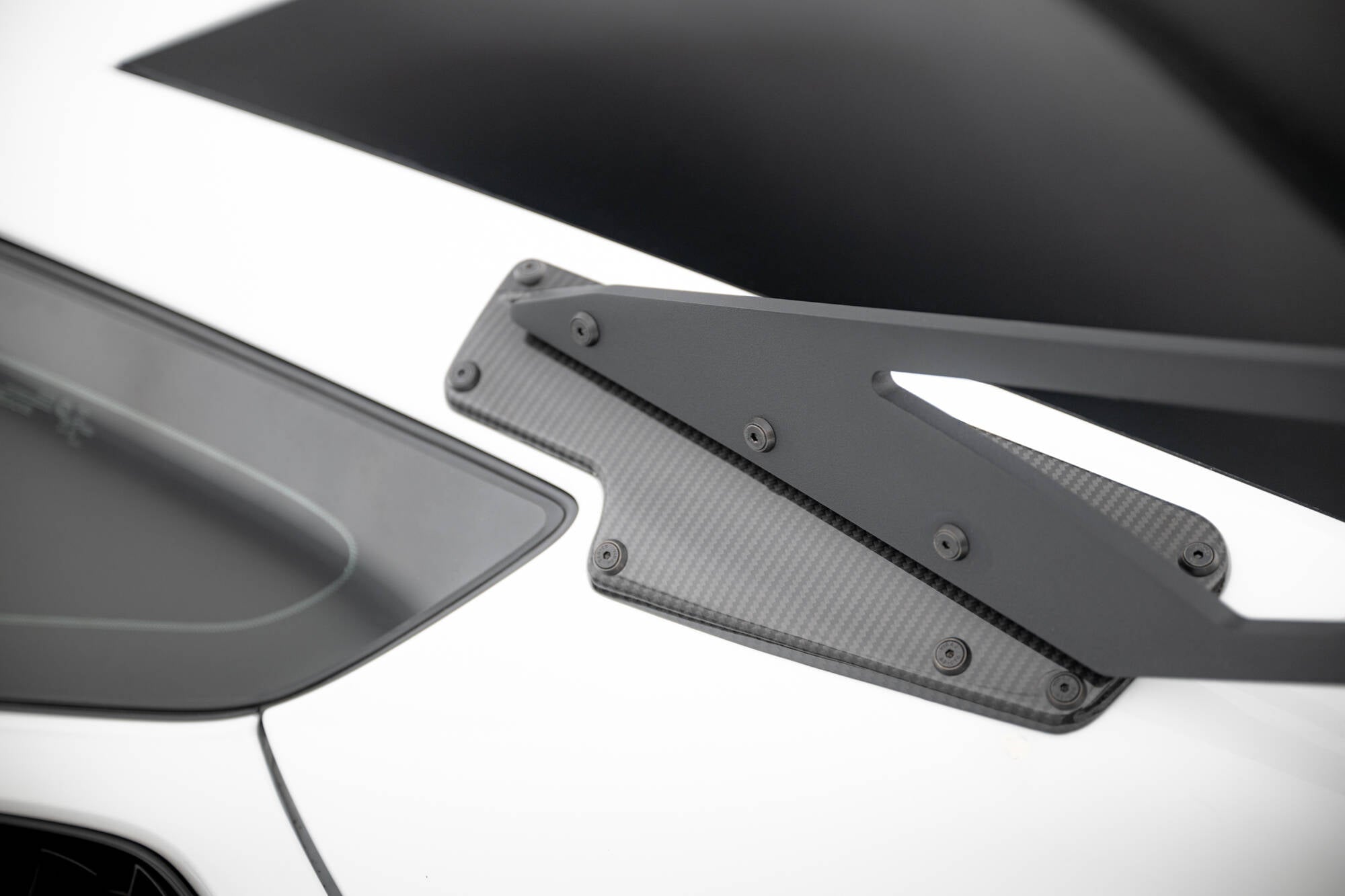 Maxton Design Carbon Spoiler With Upper Swan Mounting Chevrolet Corvette Stingray / Grand Sport C7 für Chevrolet Corvette C7