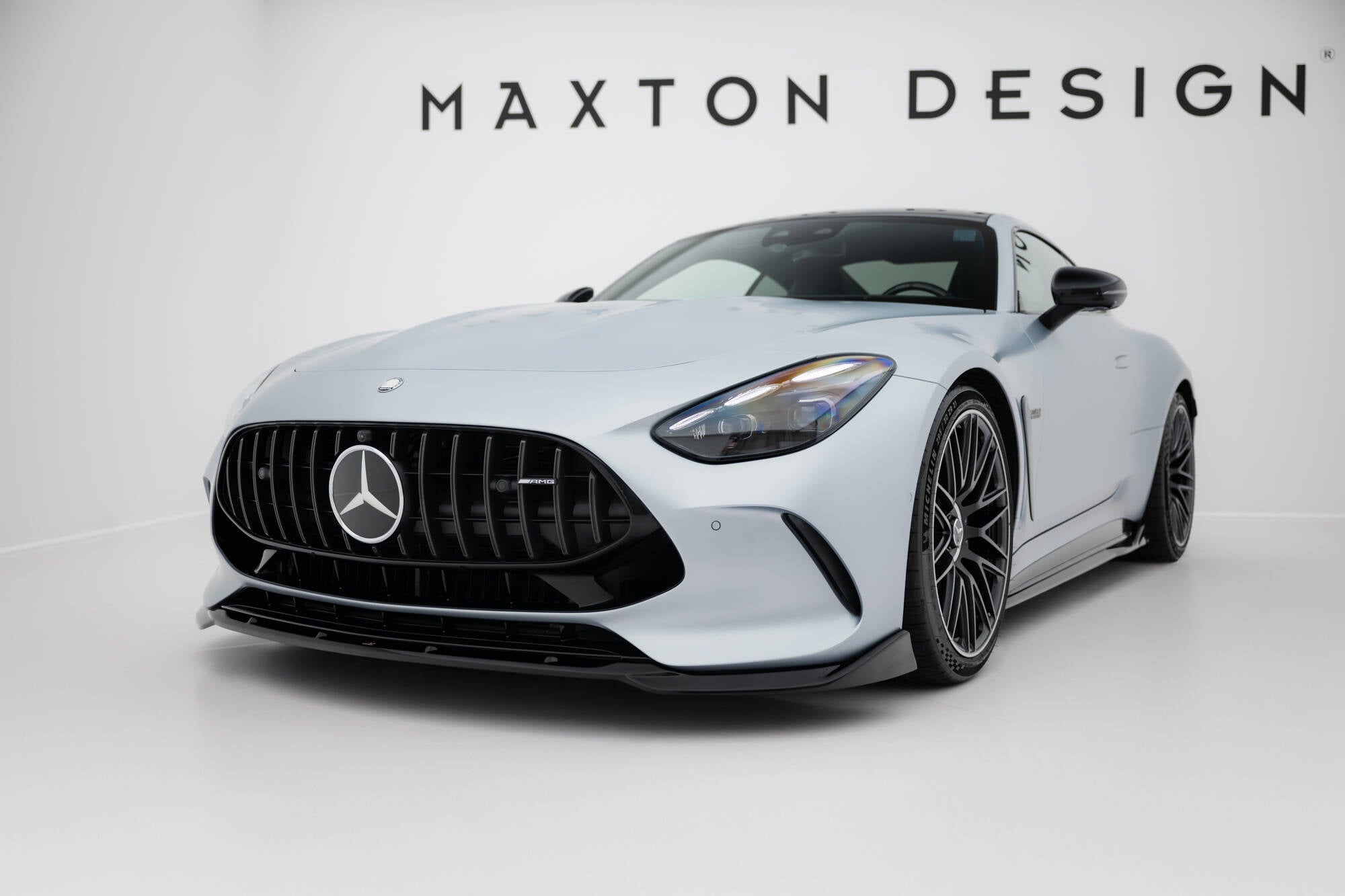 Maxton Design Street+ Spoilerlippe Front Ansatz V.2 passend für Mercedes-AMG GT 63 / 55 / 63 S E Performance C192 schwarz Hochglanz