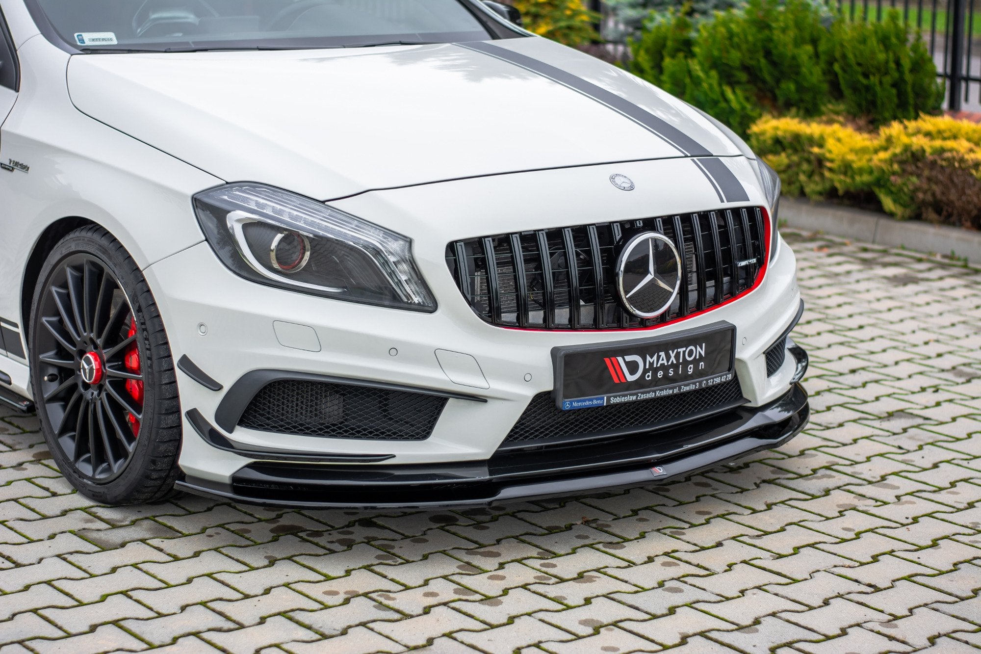 Maxton Design Street+ Spoilerlippe Front Ansatz passend für Mercedes A45 AMG W176 schwarz Hochglanz