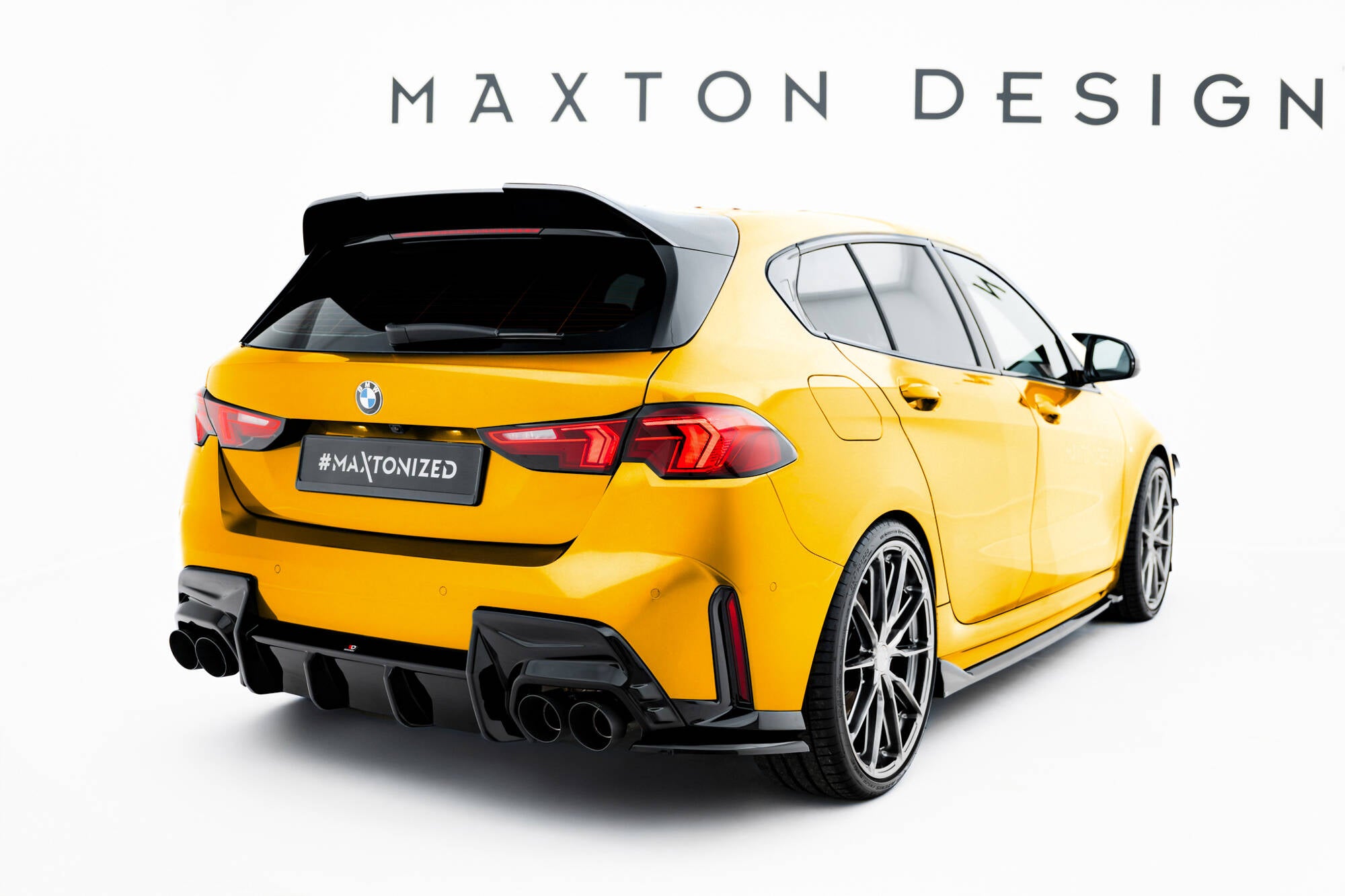 Maxton Design Heck Ansatz Flaps Diffusor V.1 passend für BMW 1er M-Paket F70 schwarz Hochglanz