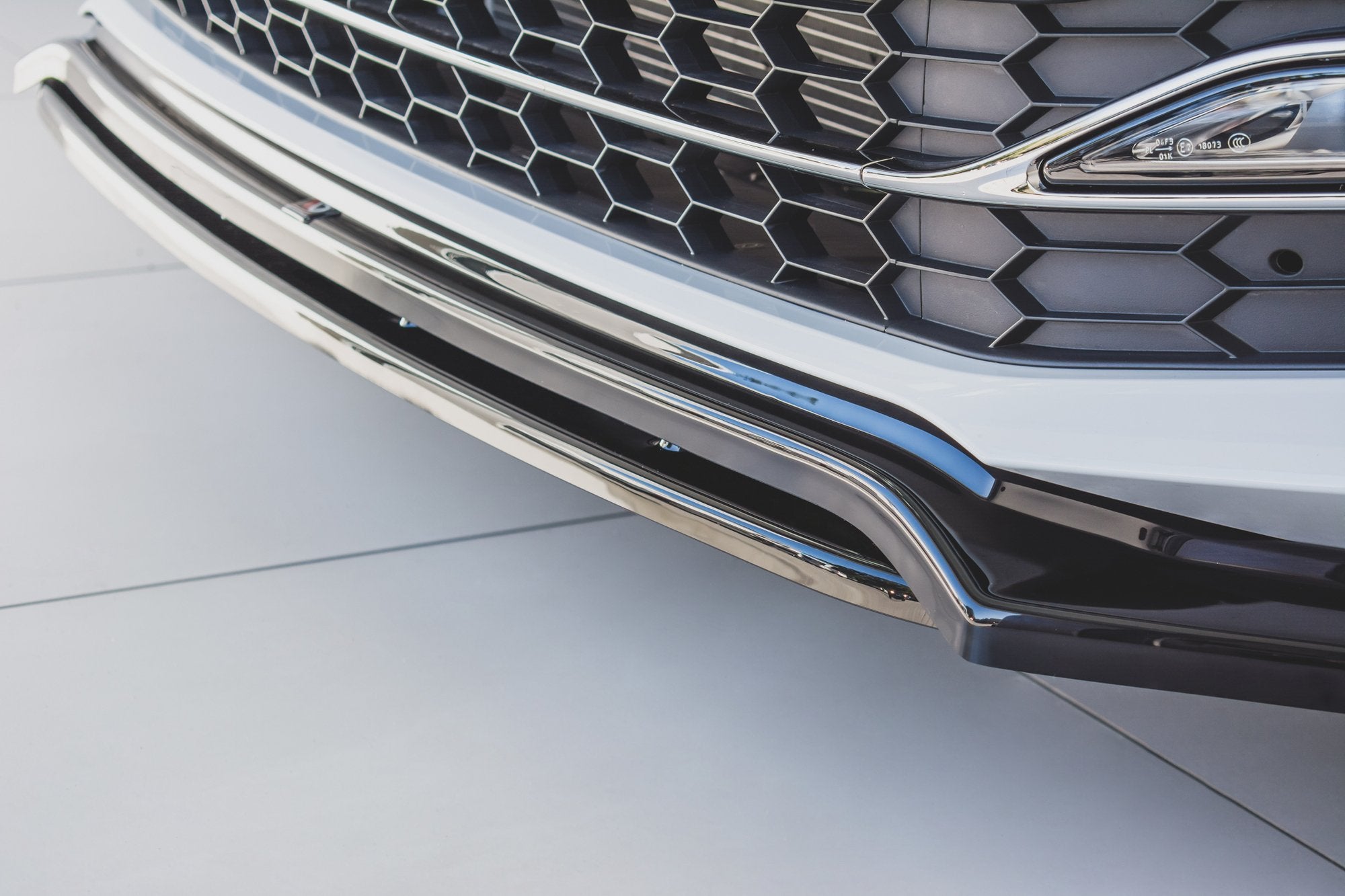 Maxton Design Street+ Spoilerlippe Front Ansatz V.3 passend für Skoda Superb Liftback / Combi Mk3 Facelift schwarz Hochglanz