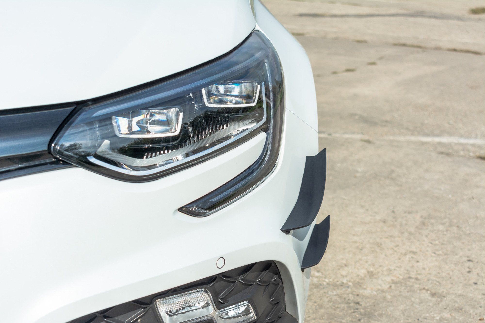 Maxton Design Stoßstangen Flaps Wings vorne Canards passend für Renault Megane IV RS