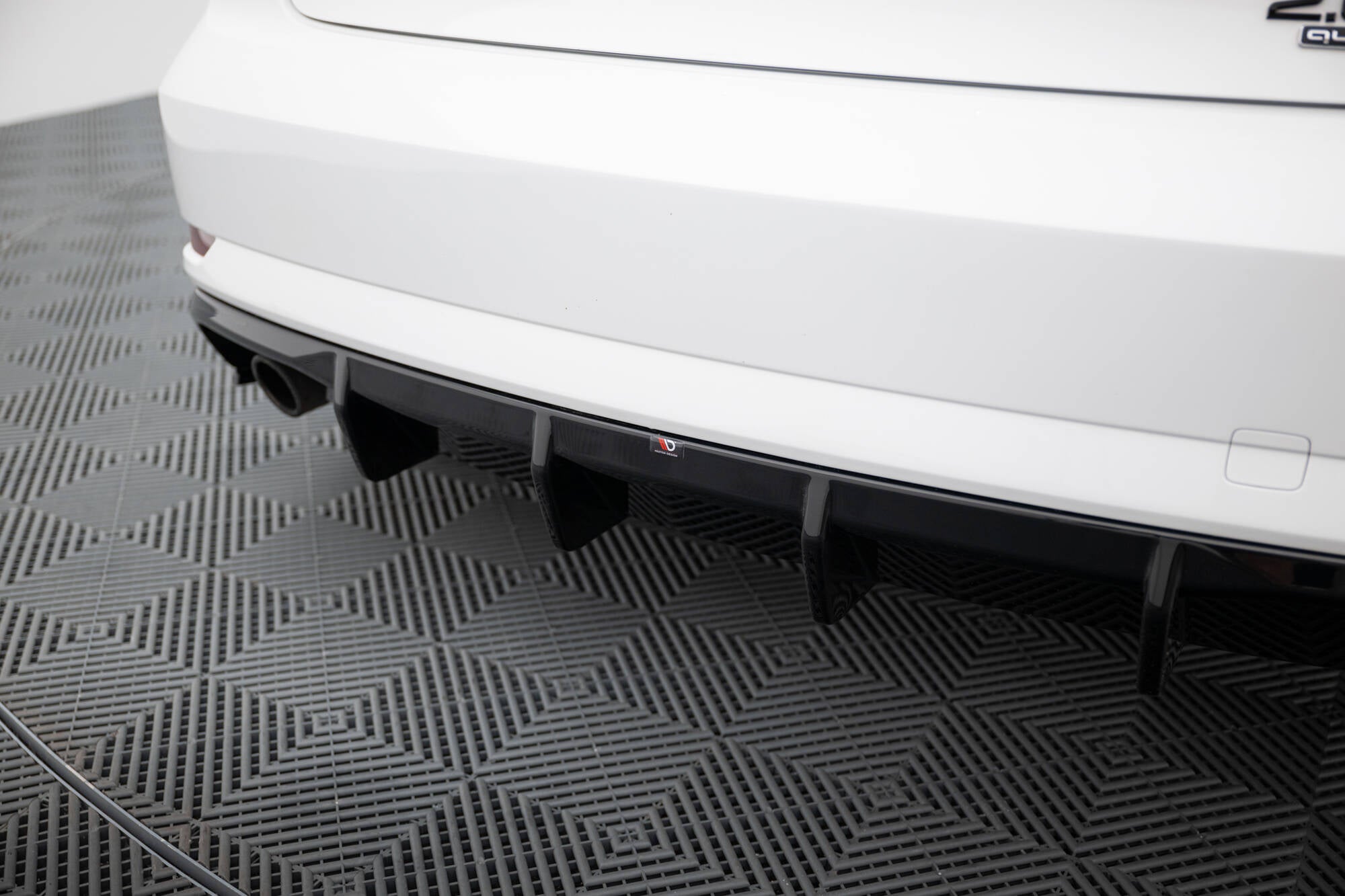 Maxton Design Diffusor Heck Ansatz passend für Audi A3 Limousine 8V Facelift (Ausführung mit einseitigem Doppelauspuffendrohr)