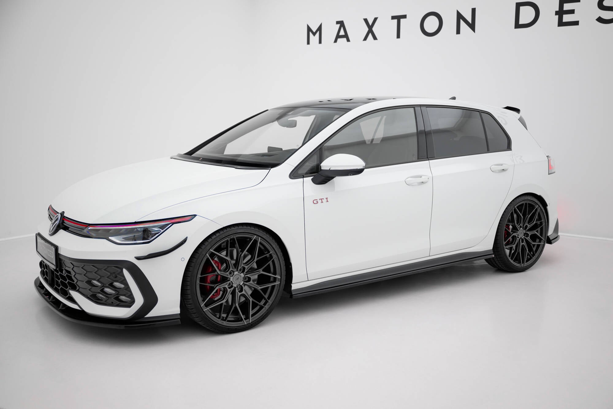Maxton Design Street+ Seitenschweller Leisten passend für V.1 passend für VW Golf GTI / GTE / GTI Clubsport / GTD / R-Line Mk8 schwarz Hochglanz