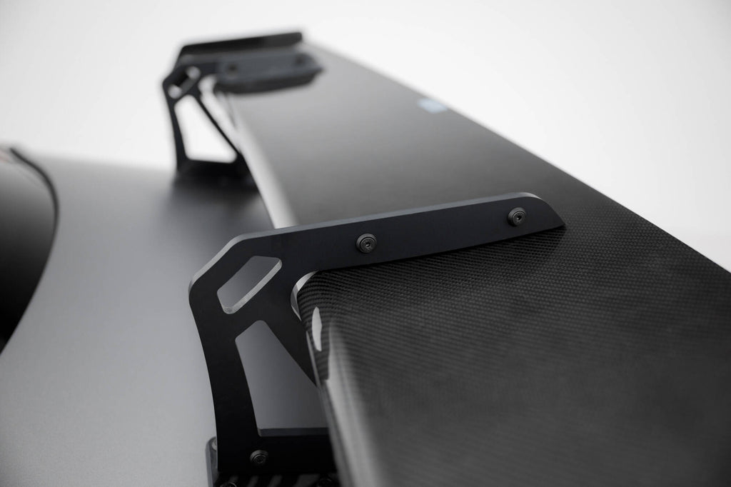 Maxton Design Carbon Spoiler With Upper Swan Mounting + LED Mercedes-Benz CLA Coupe C118 / C118 Facelift für Mercedes-Benz CLA C118