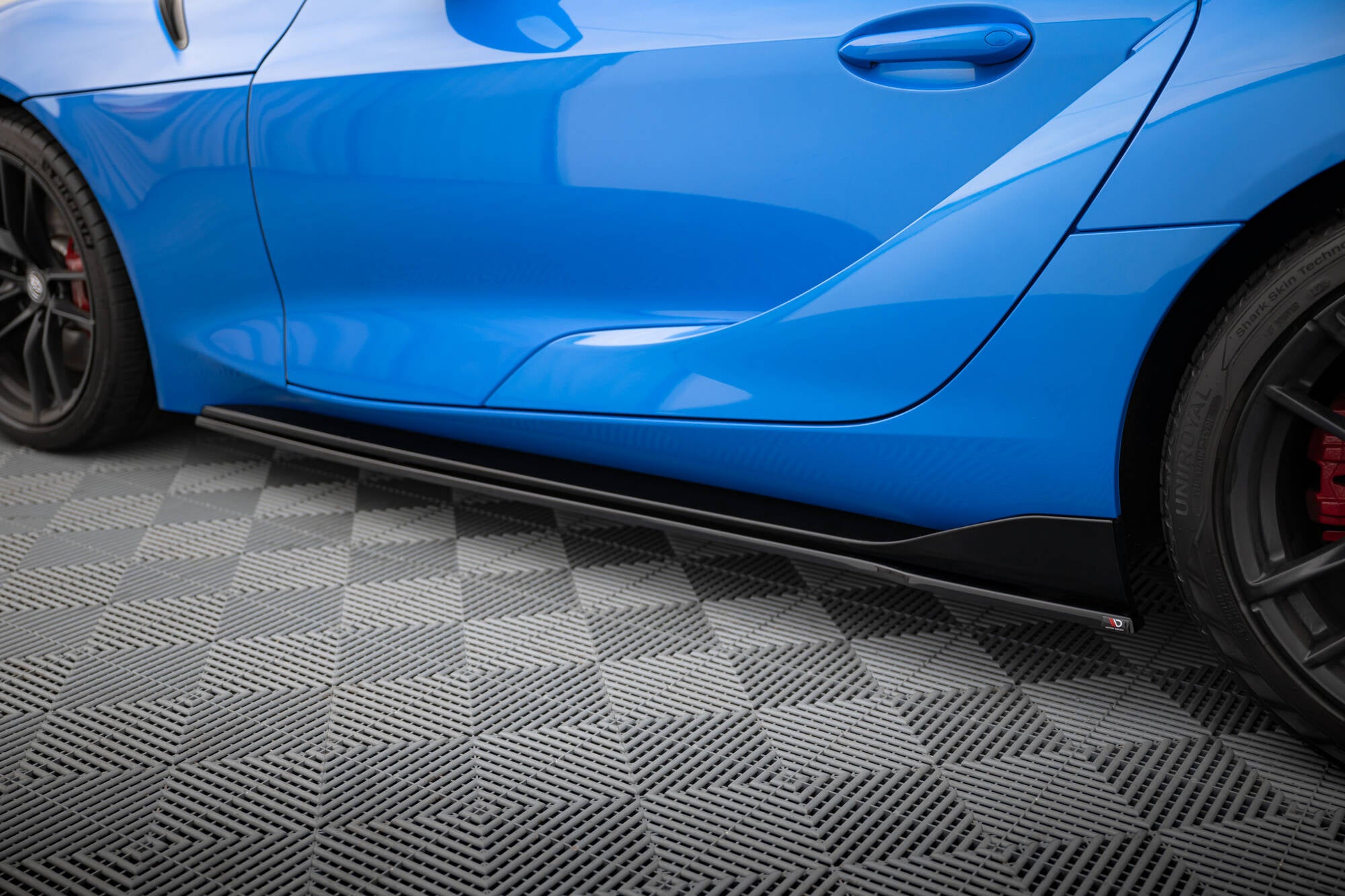 Maxton Design Street+ Seitenschweller Leisten V.2 passend für Toyota Supra Mk5 schwarz Hochglanz