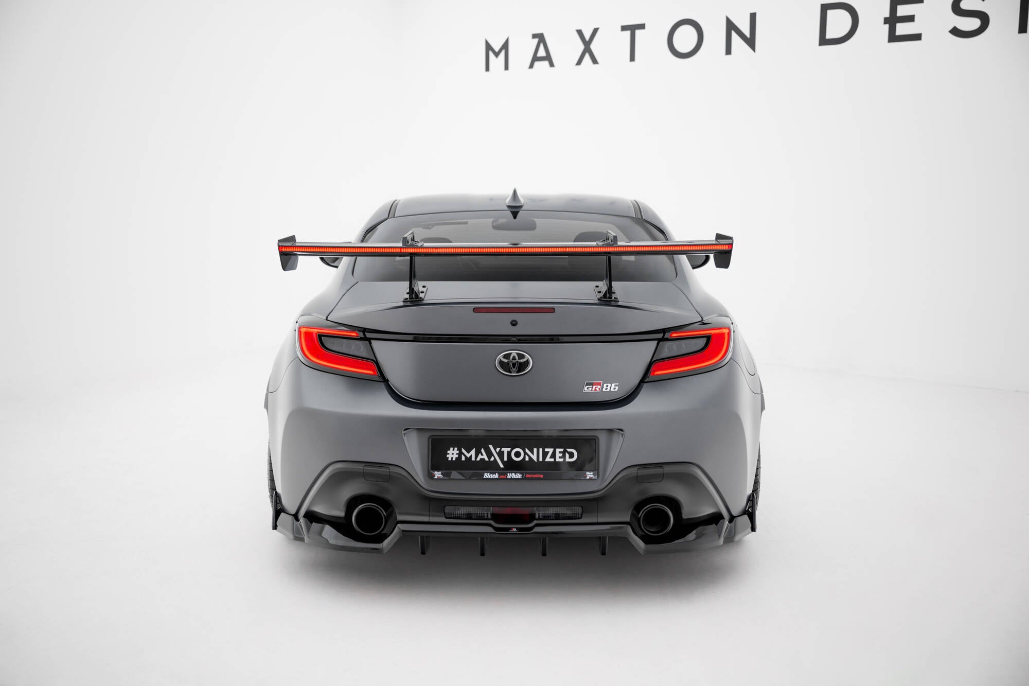 Maxton Design Carbon Spoiler With Upper Swan Mounting + LED Toyota GR86 / Subaru BRZ Mk2 für Toyota GR86 Mk1