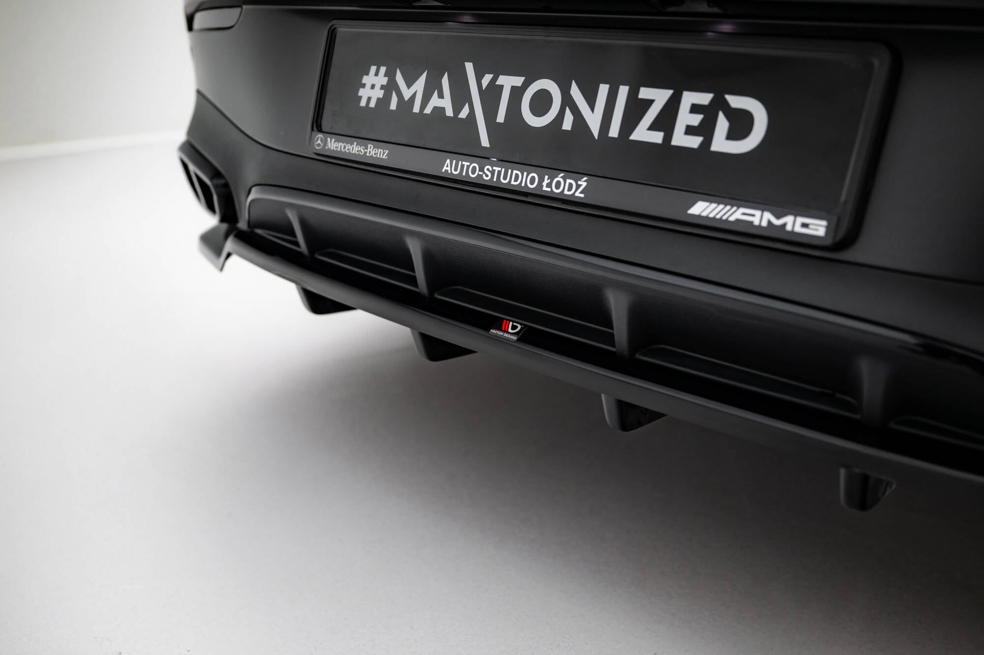 Maxton Design Street+ Mittlerer Diffusor RACE passend für Mercedes-Benz CLE AMG-Line C236 schwarz Hochglanz