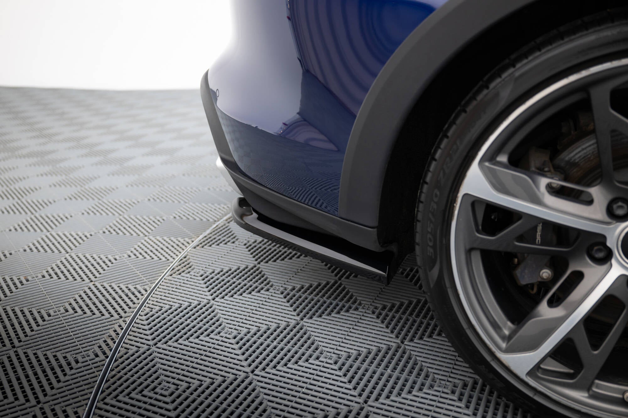 Maxton Design Heck Ansatz Flaps Diffusor passend für Porsche Taycan Cross Turismo 4S schwarz Hochglanz