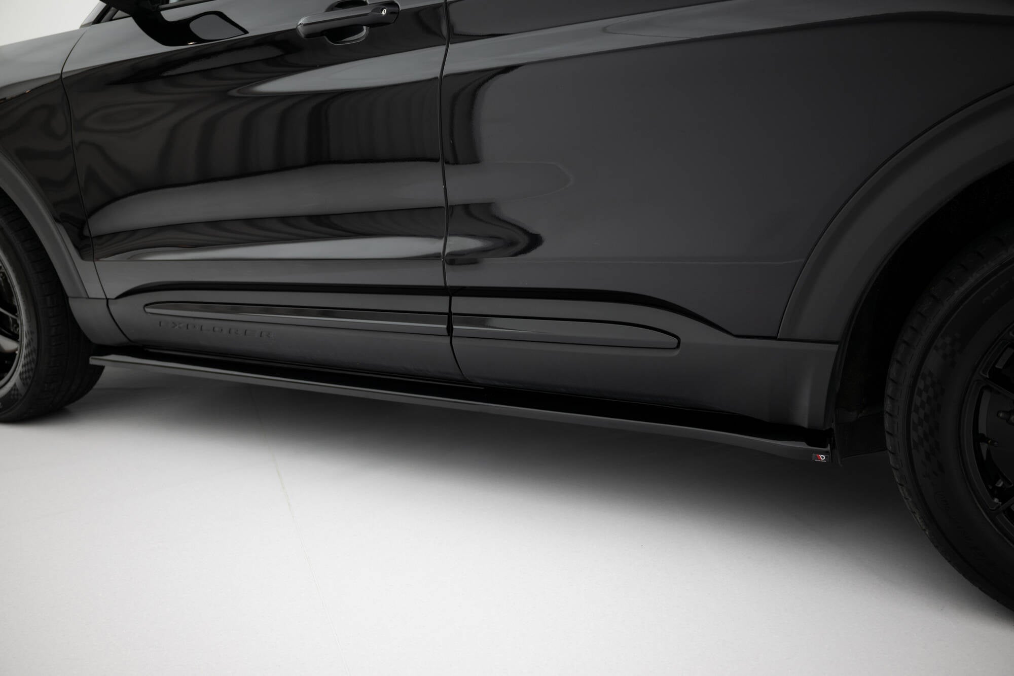 Maxton Design Street+ Seitenschweller Leisten passend für Ford Explorer XLT Mk6 schwarz Hochglanz