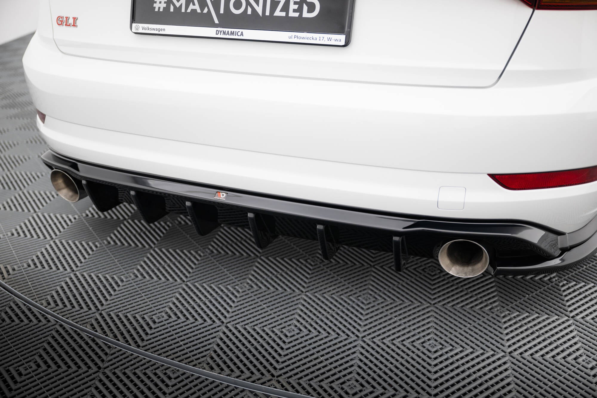 Maxton Design Diffusor Heck Ansatz passend für VW Jetta GLI Mk7 schwarz Hochglanz