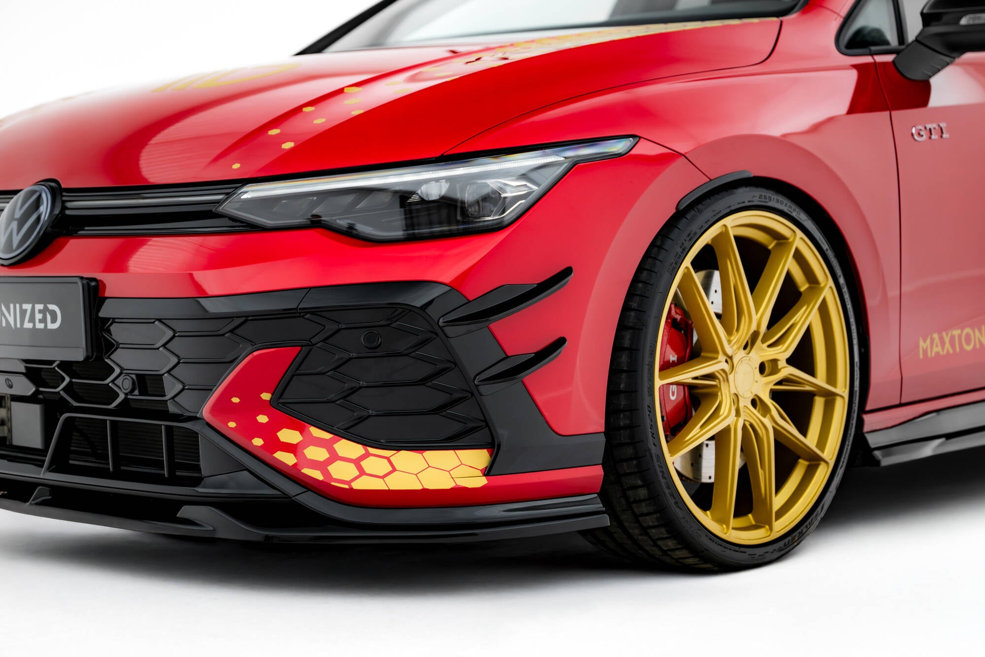 Maxton Design Stoßstangen Flaps Wings vorne Canards passend für VW Golf GTI Clubsport Mk8 Facelift