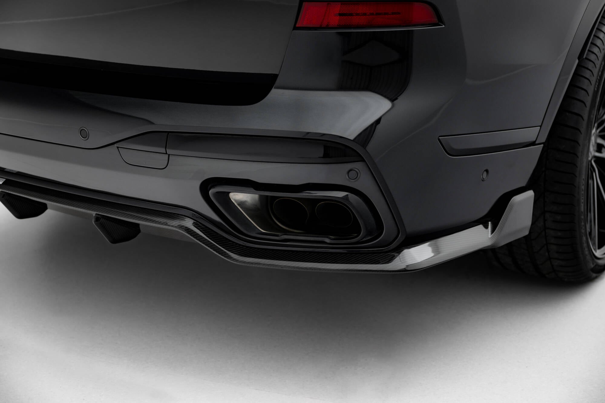 Maxton Design Prepreg Carbon Fiber Diffusor Heck Ansatz passend für BMW X7 M-Paket G07 Facelift (version mitout towbar)
