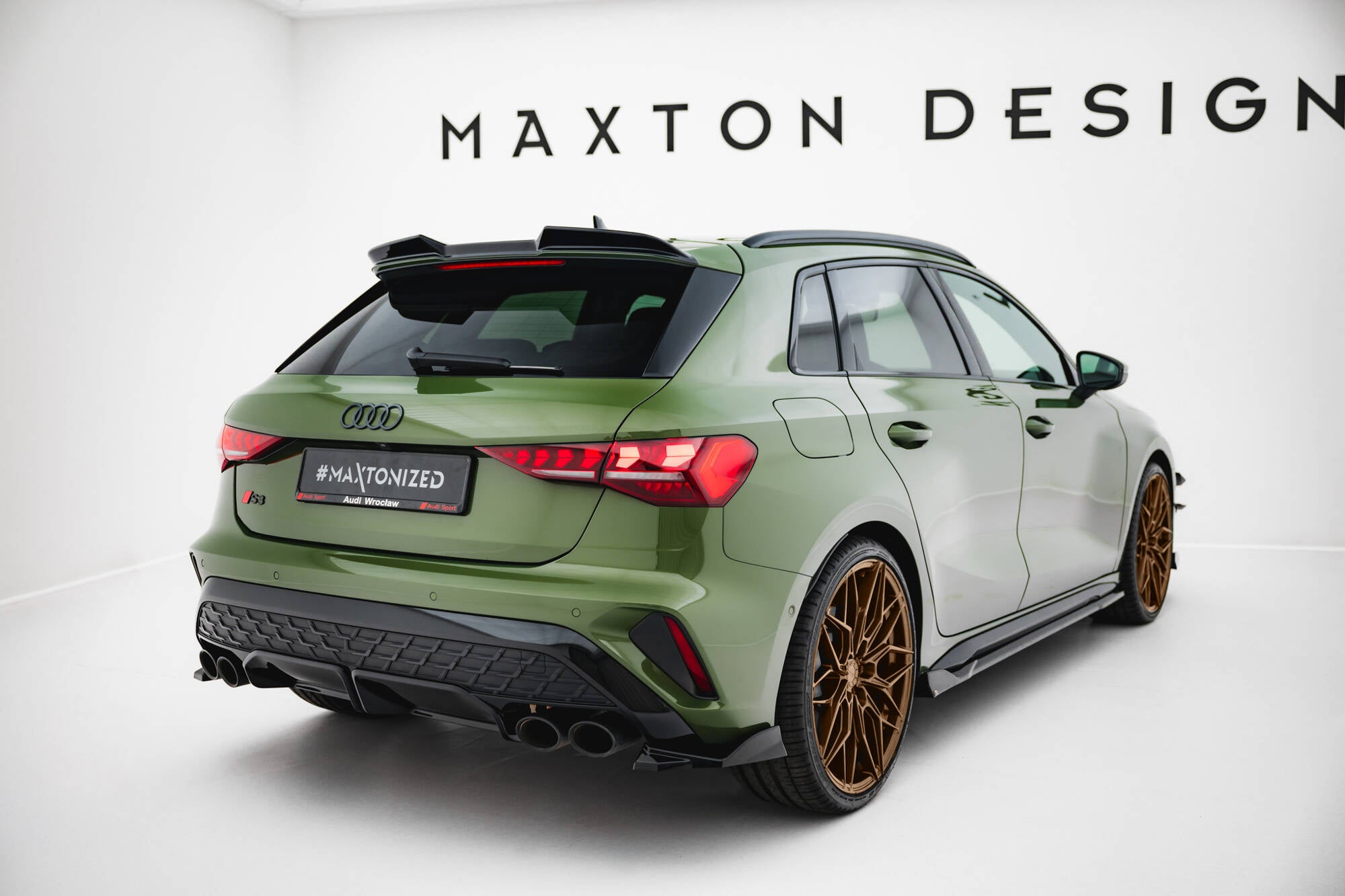 Maxton Design Heck Ansatz Flaps Diffusor V.2 passend für Audi S3 Sportback 8Y Facelift schwarz Hochglanz