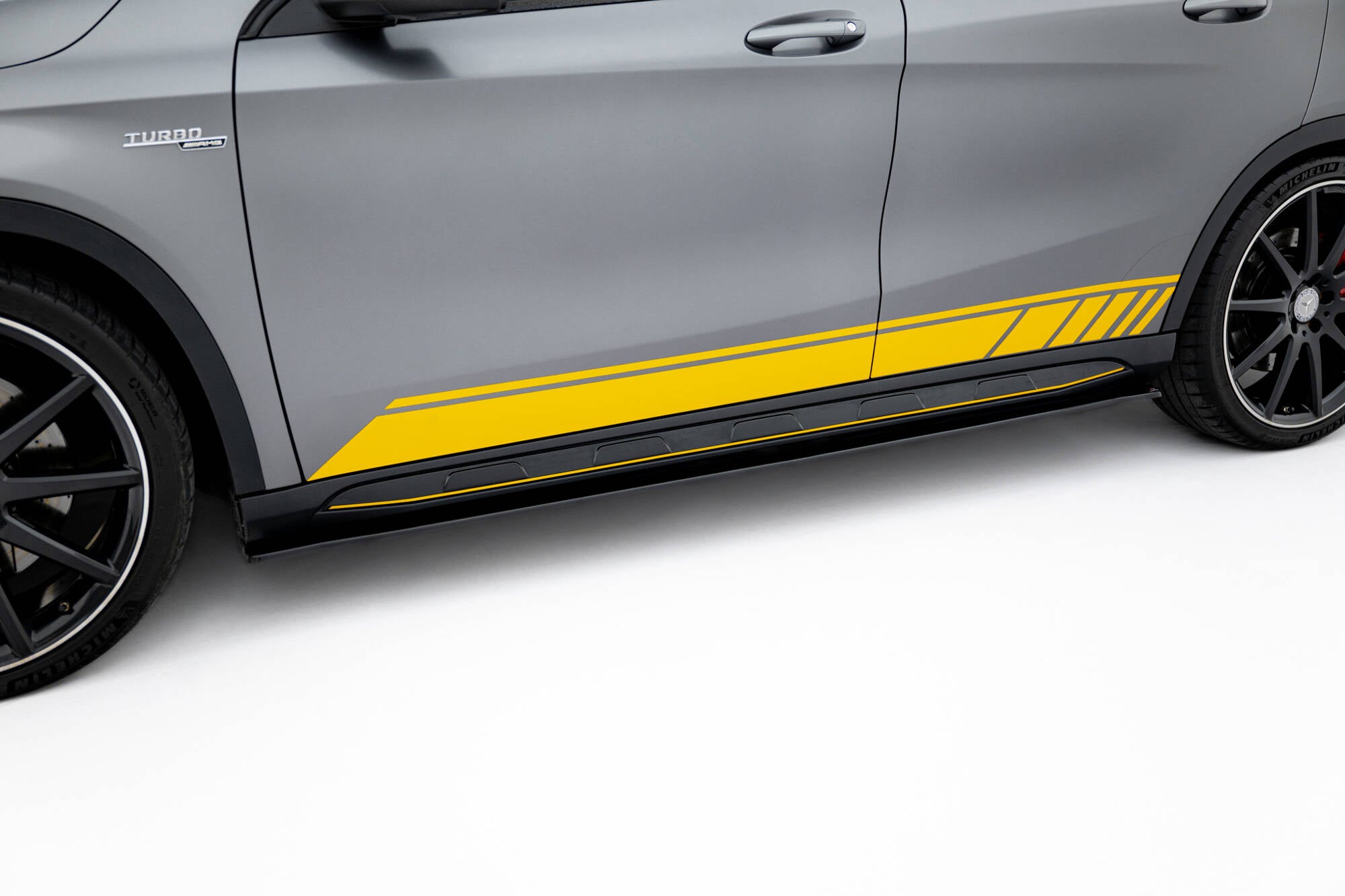 Maxton Design Street+ Seitenschweller Leisten passend für V.1 passend für Mercedes-Benz GLA 45 AMG schwarz Hochglanz