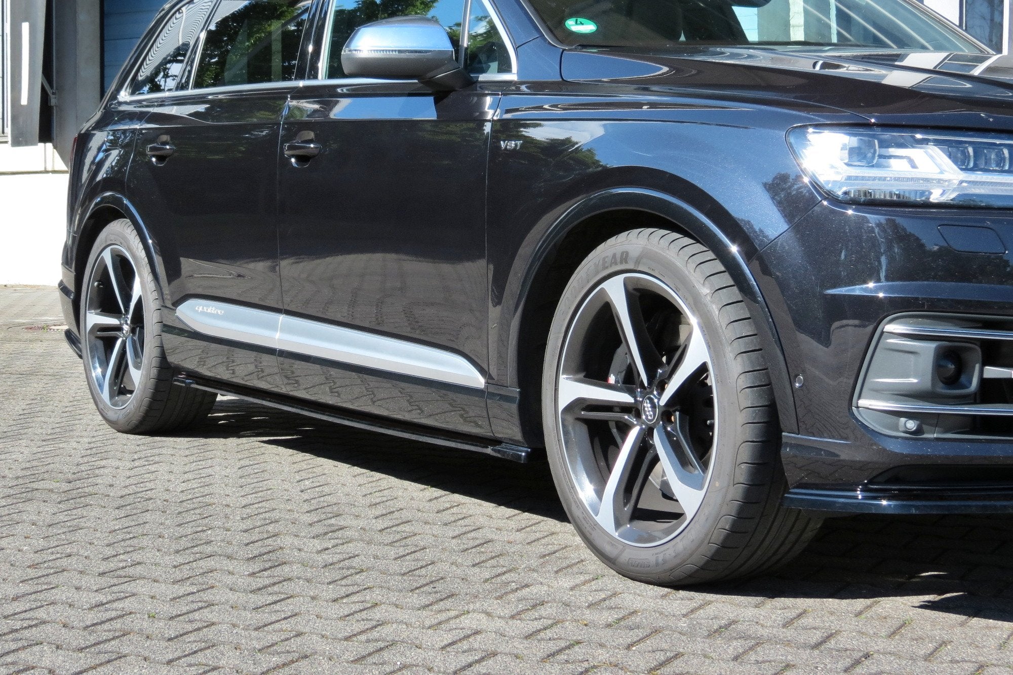 Maxton Design Street+ Seitenschweller Leisten passend für Audi SQ7 / Q7 S-Line Mk.2 schwarz Hochglanz