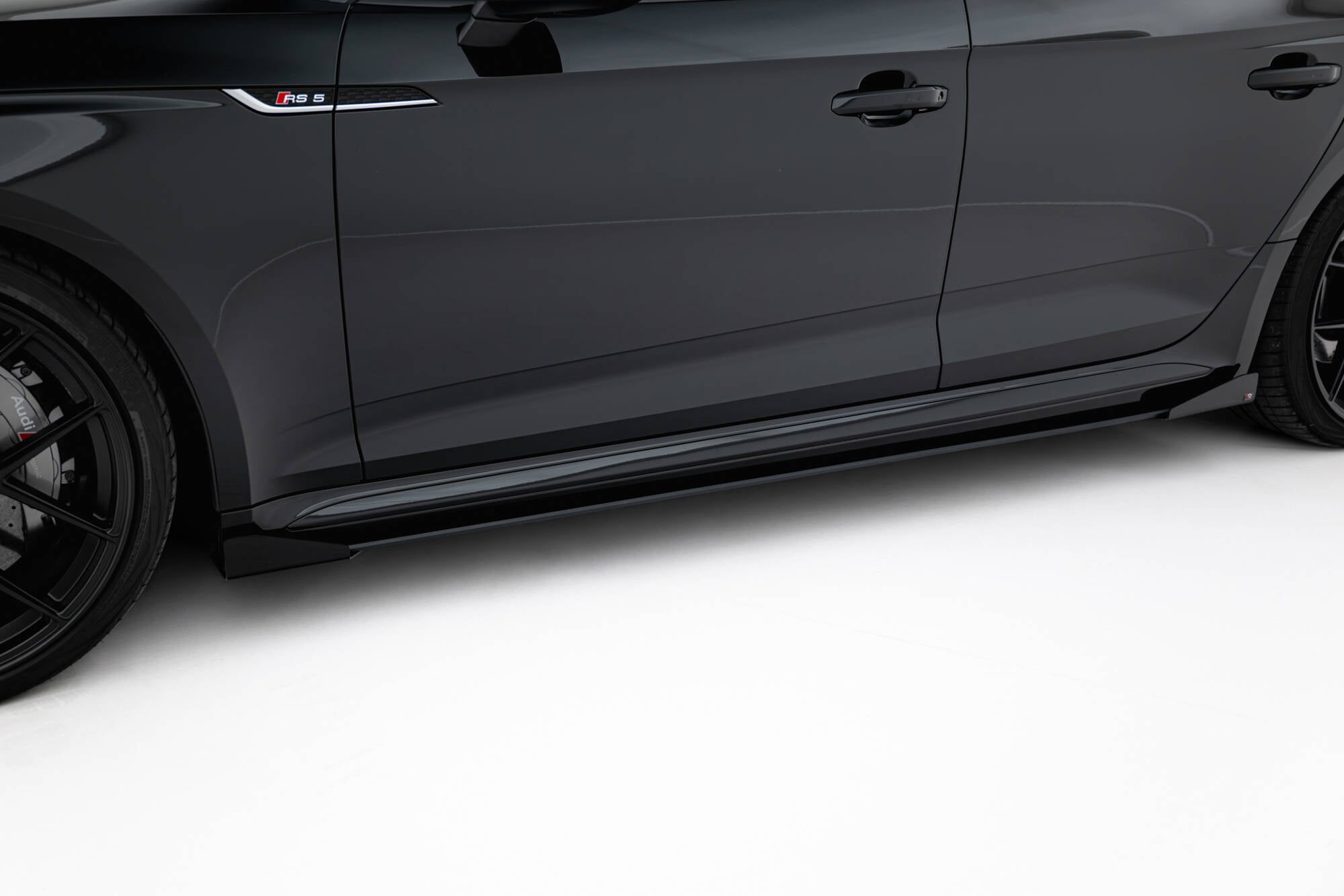 Maxton Design Street Pro Street+ Seitenschweller Leisten + Flaps passend für Audi RS5 Sportback F5 schwarz Hochglanz