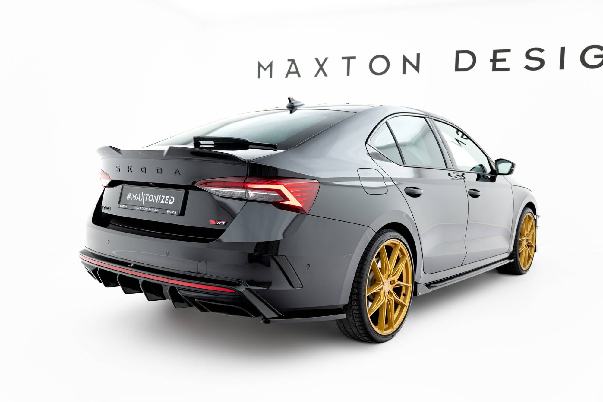 Maxton Design Heck Ansatz Flaps Diffusor V.3 passend für Skoda Octavia RS Liftback / Combi Mk4 Facelift schwarz Hochglanz