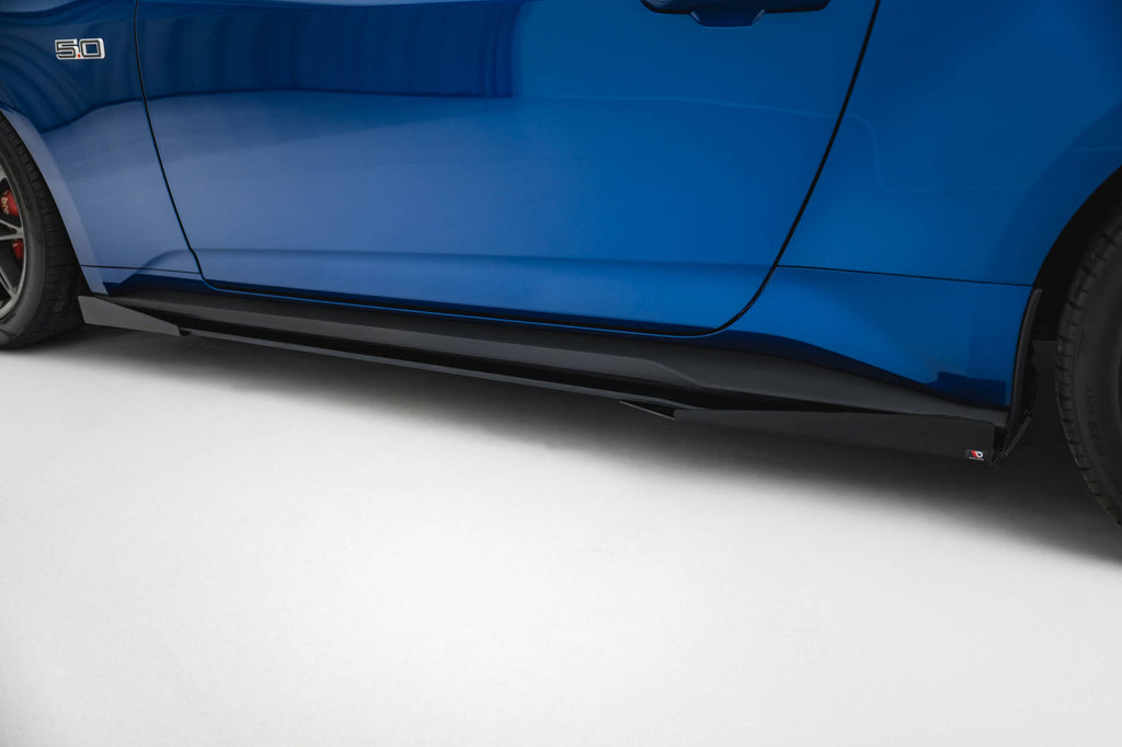 Maxton Design Street Pro Street+ Seitenschweller Leisten + Flaps passend für Ford Mustang Dark Horse Mk7 schwarz Hochglanz