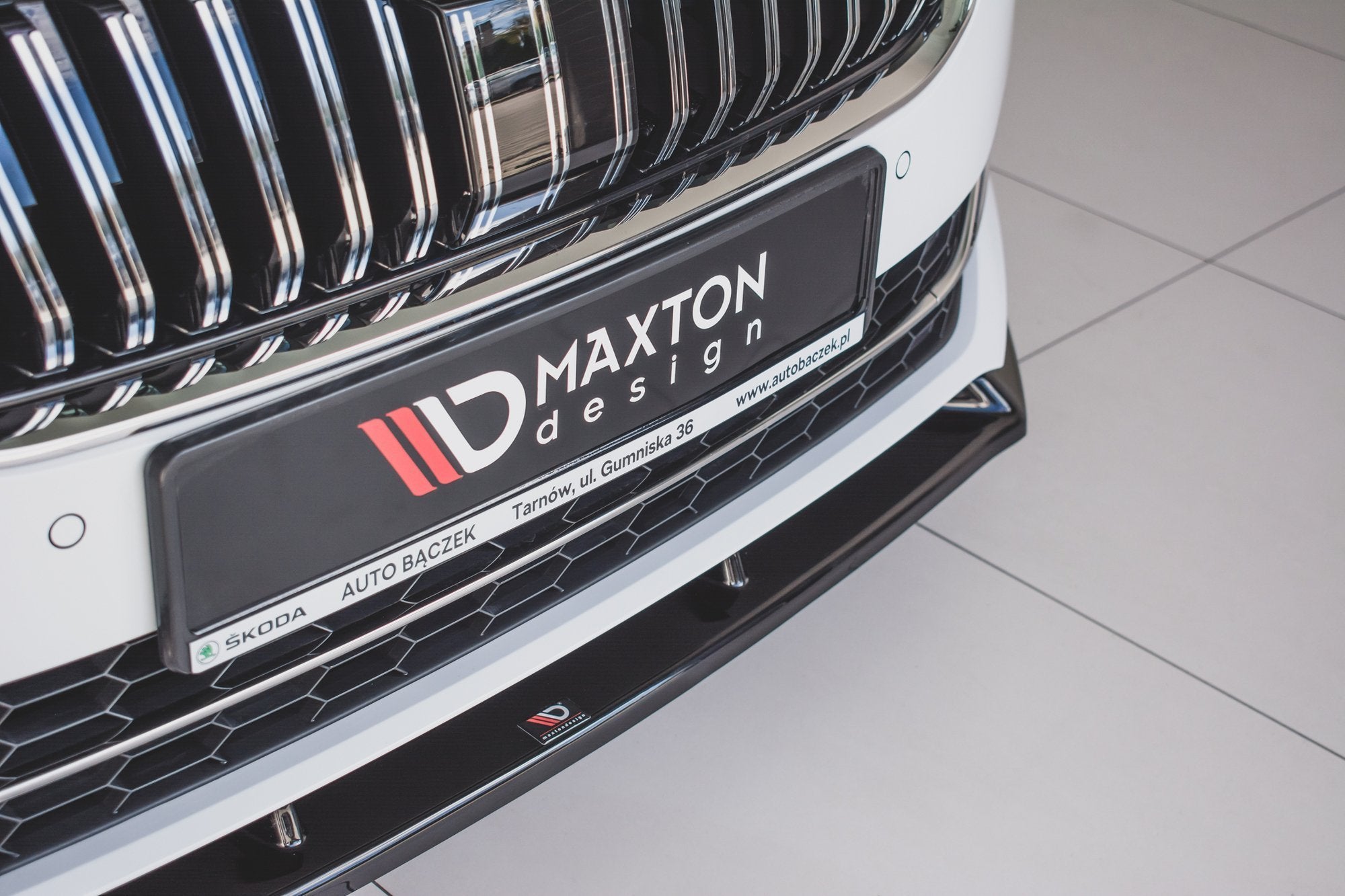Maxton Design Street+ Spoilerlippe Front Ansatz V.2 passend für Skoda Superb Liftback / Combi Mk3 Facelift schwarz Hochglanz
