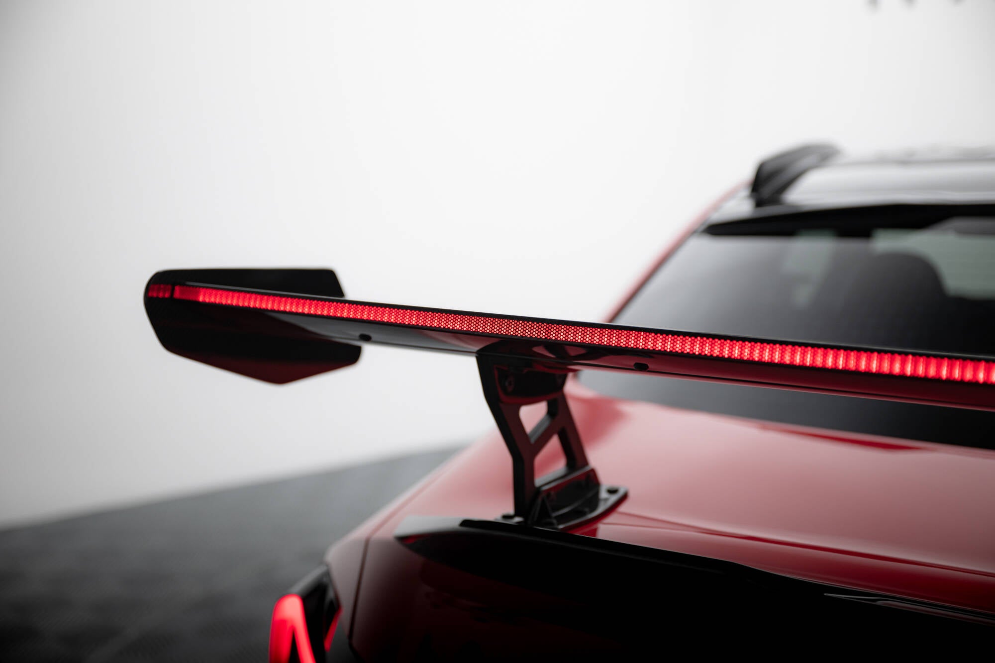 Maxton Design Carbon Spoiler With Internal Brackets Uprights + LED BMW M2 G87 für BMW M2 G87