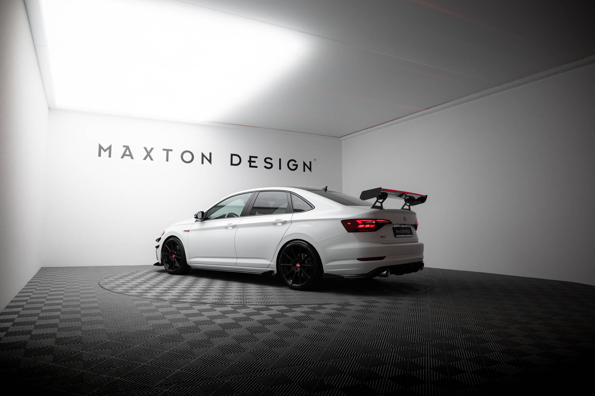 Maxton Design Carbon Spoiler With Internal Brackets Uprights + LED VW Jetta GLI Mk7 für Volkswagen Jetta Mk7