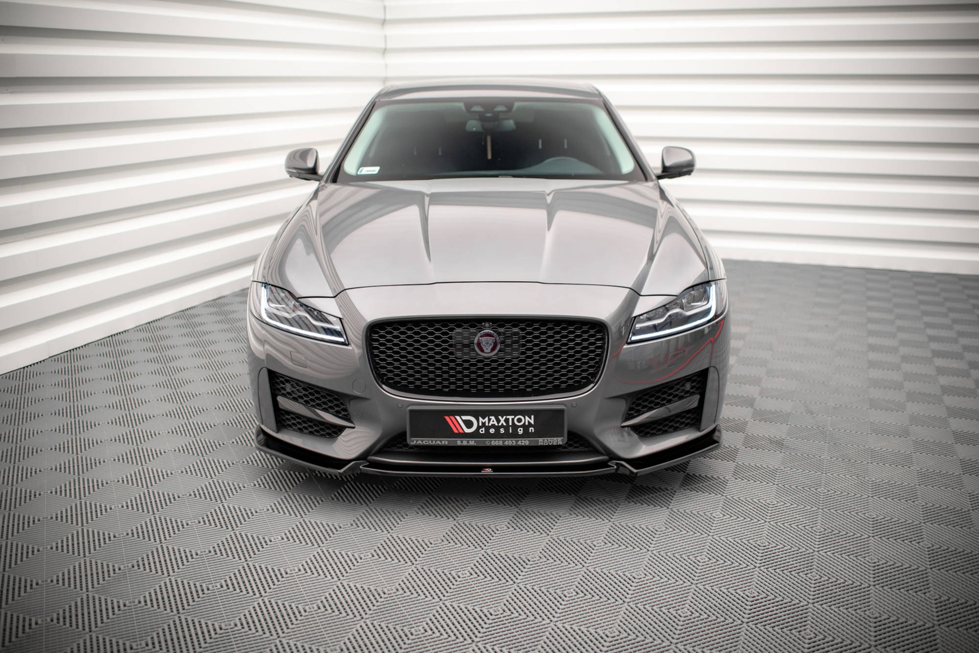 Maxton Design Street+ Spoilerlippe Front Ansatz V.2 passend für Jaguar XF R-Sport X260 schwarz Hochglanz