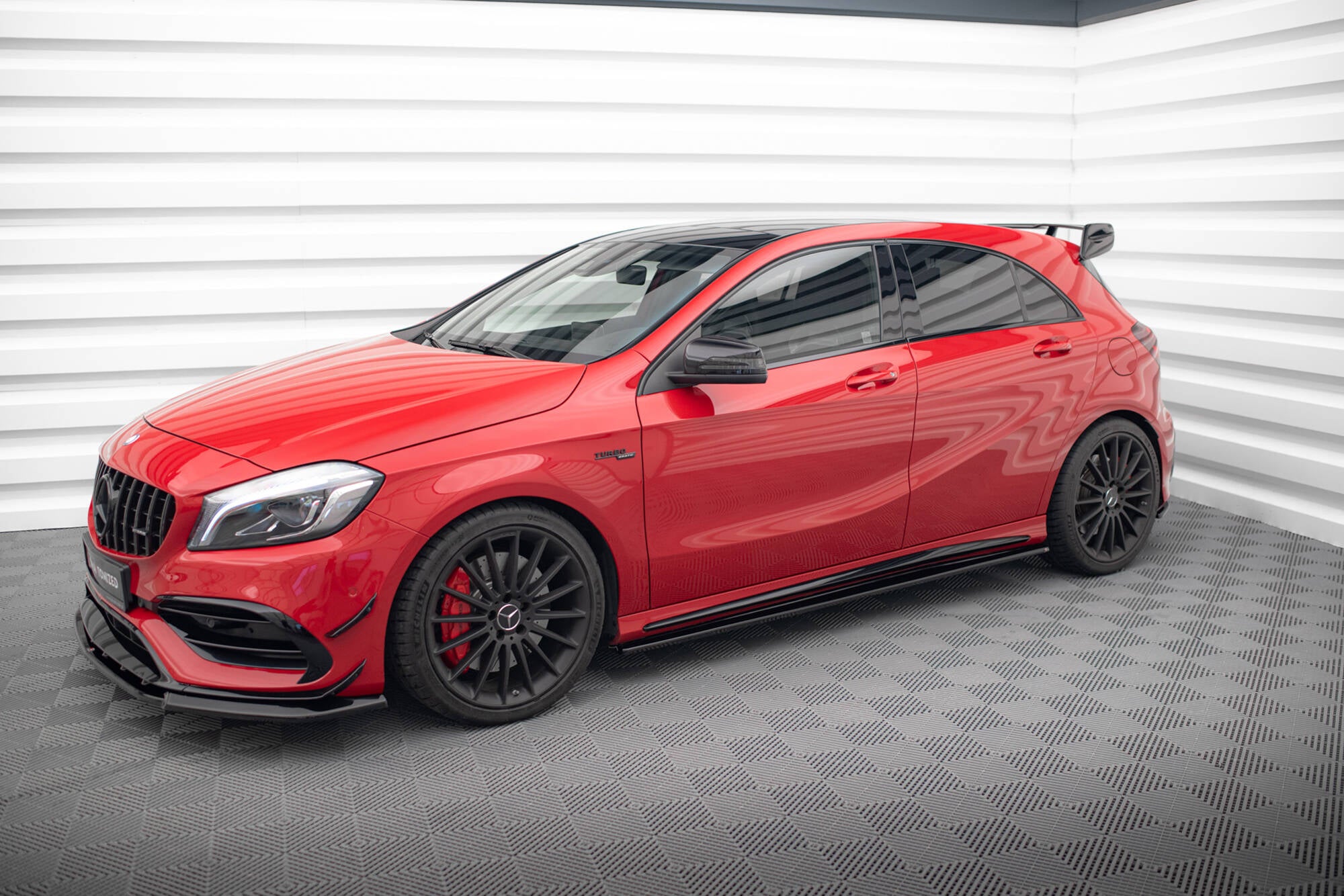 Maxton Design Street+ Seitenschweller Leisten passend für Mercedes A W176/ CLA 117 AMG/ CLA 117 AMG LINE Facelift schwarz Hochglanz