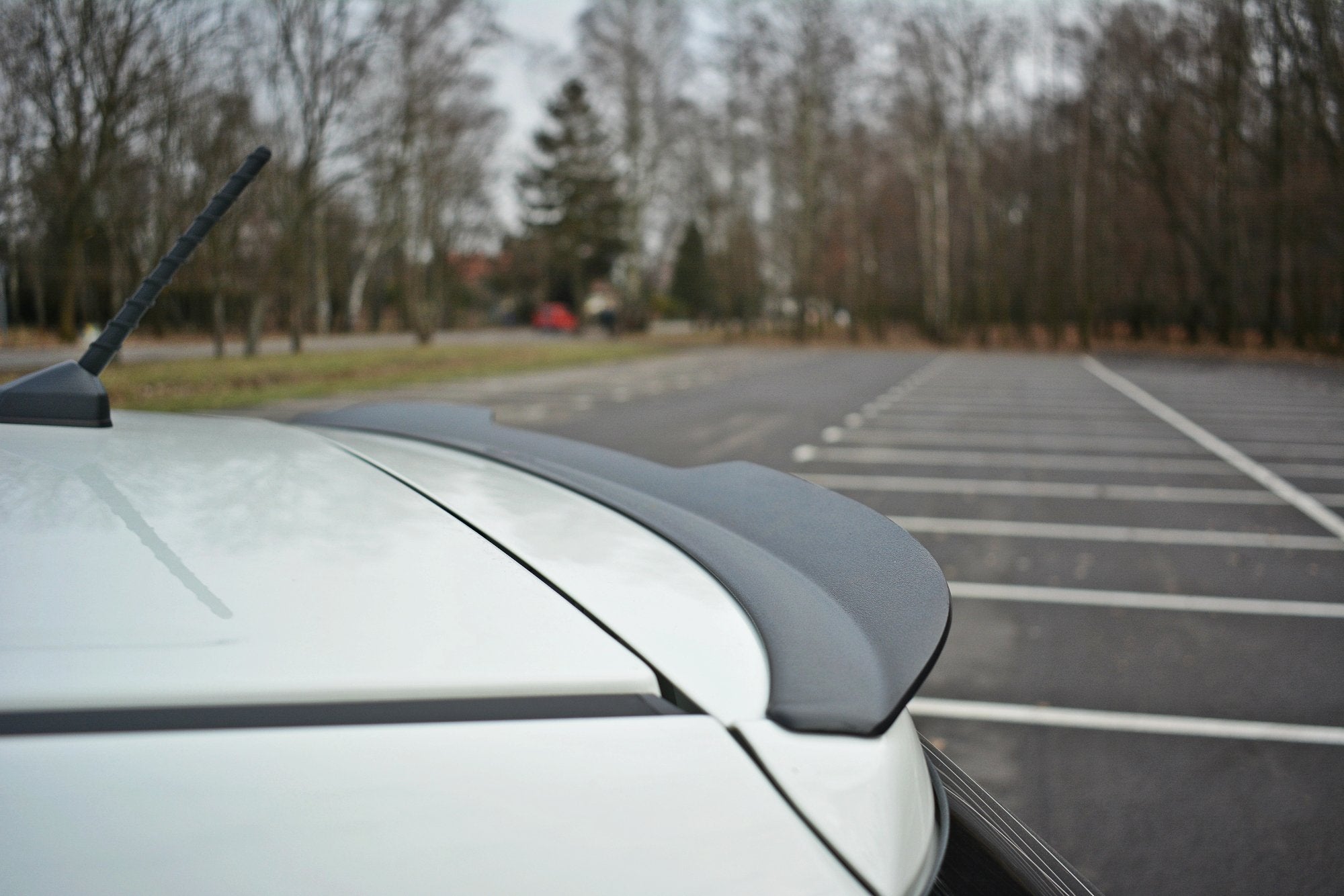Maxton Design Spoiler CAP passend für SSANGYONG TIVOLI schwarz Hochglanz
