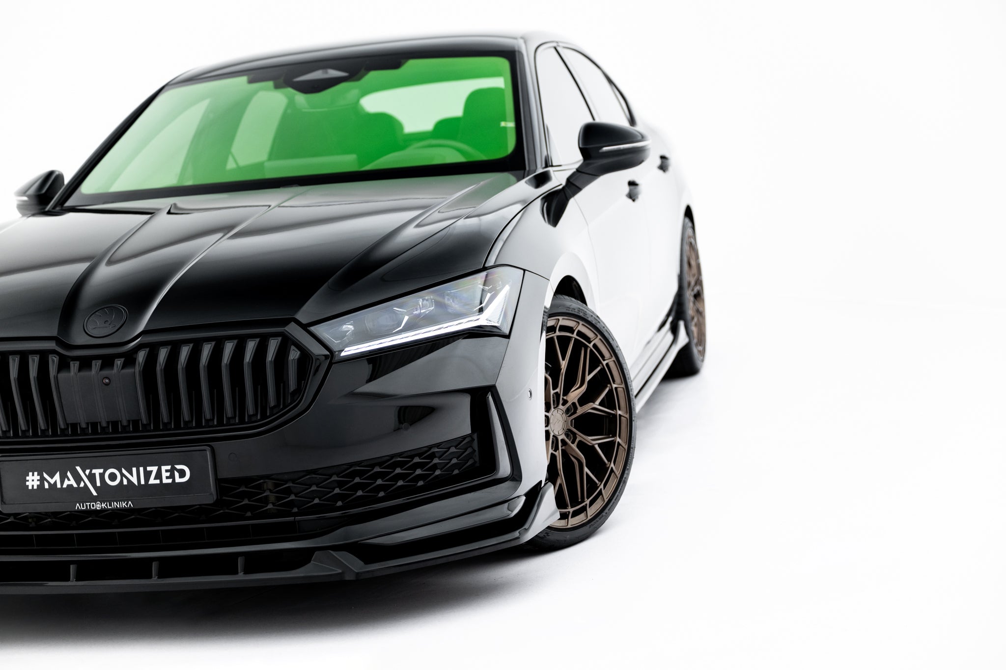 Maxton Design Street+ Spoilerlippe Front Ansatz V.2 passend für Skoda Superb Sportline Mk4 schwarz Hochglanz
