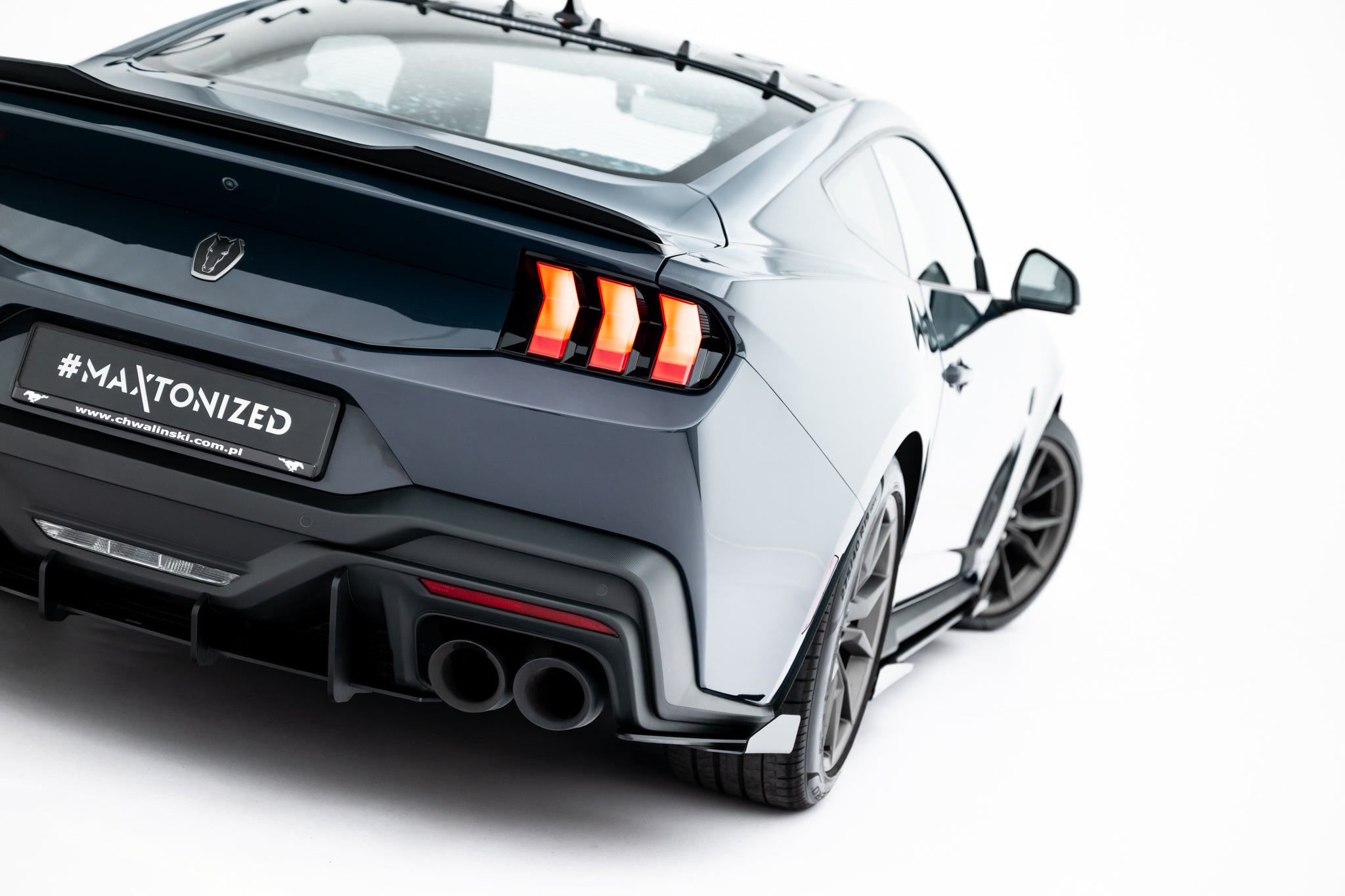 Maxton Design Street Pro Heck Ansatz Flaps Diffusor + Flaps passend für Ford Mustang Dark Horse Mk7 schwarz Hochglanz