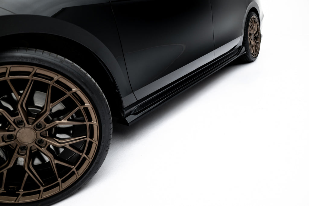 Maxton Design Street+ Seitenschweller Leisten V.2 passend für Skoda Superb Sportline Mk4 schwarz Hochglanz