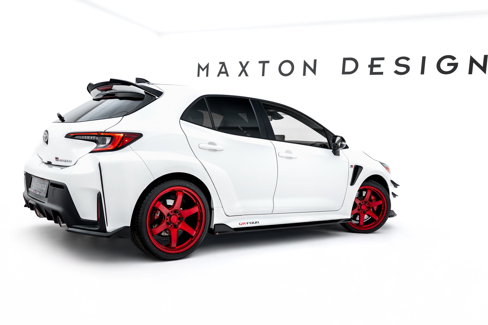 Maxton Design Street+ Seitenschweller Leisten V.2 passend für Toyota GR Corolla Mk12 schwarz Hochglanz