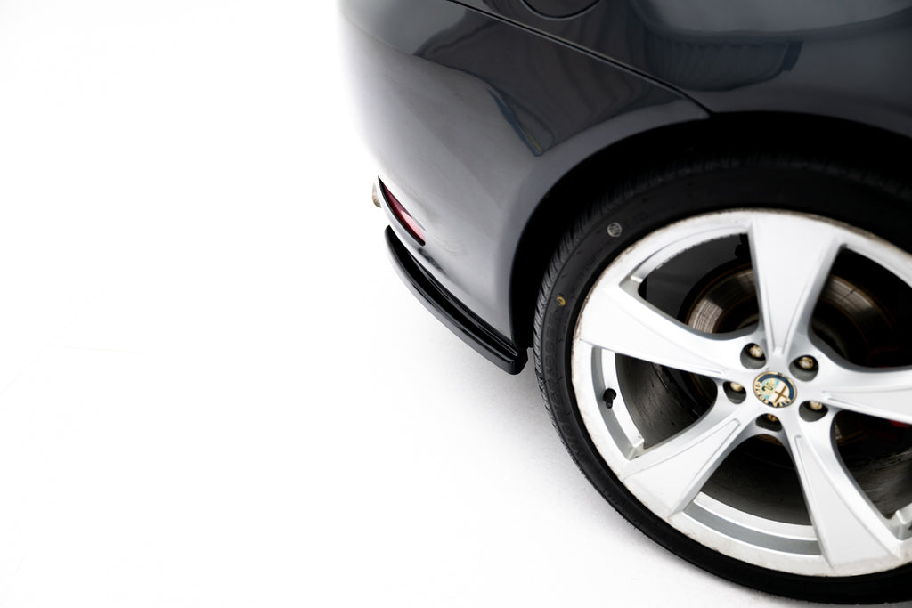 Maxton Design Heck Ansatz Flaps Diffusor passend für Alfa Romeo GT schwarz Hochglanz