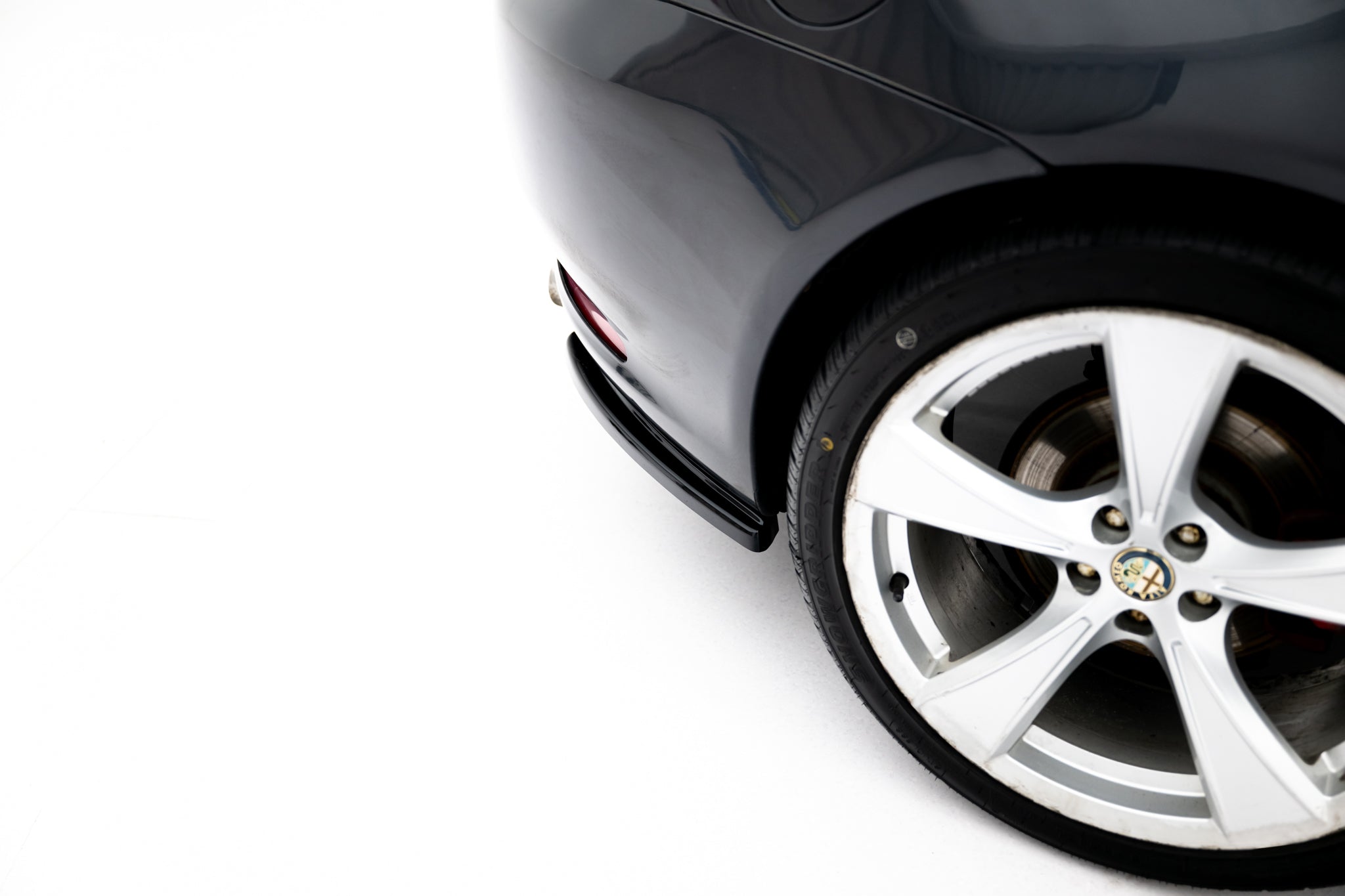Maxton Design Heck Ansatz Flaps Diffusor passend für Alfa Romeo GT schwarz Hochglanz
