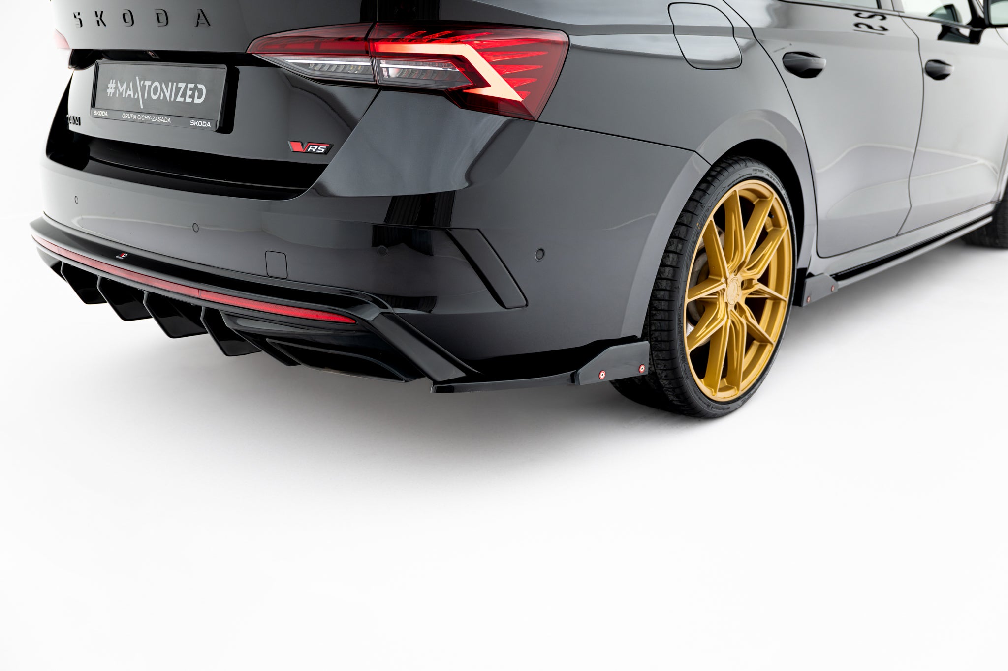 Maxton Design Heck Ansatz Flaps Diffusor V.4 + Flaps passend für Skoda Octavia RS Combi / Liftback Mk4 / Mk4 Facelift
