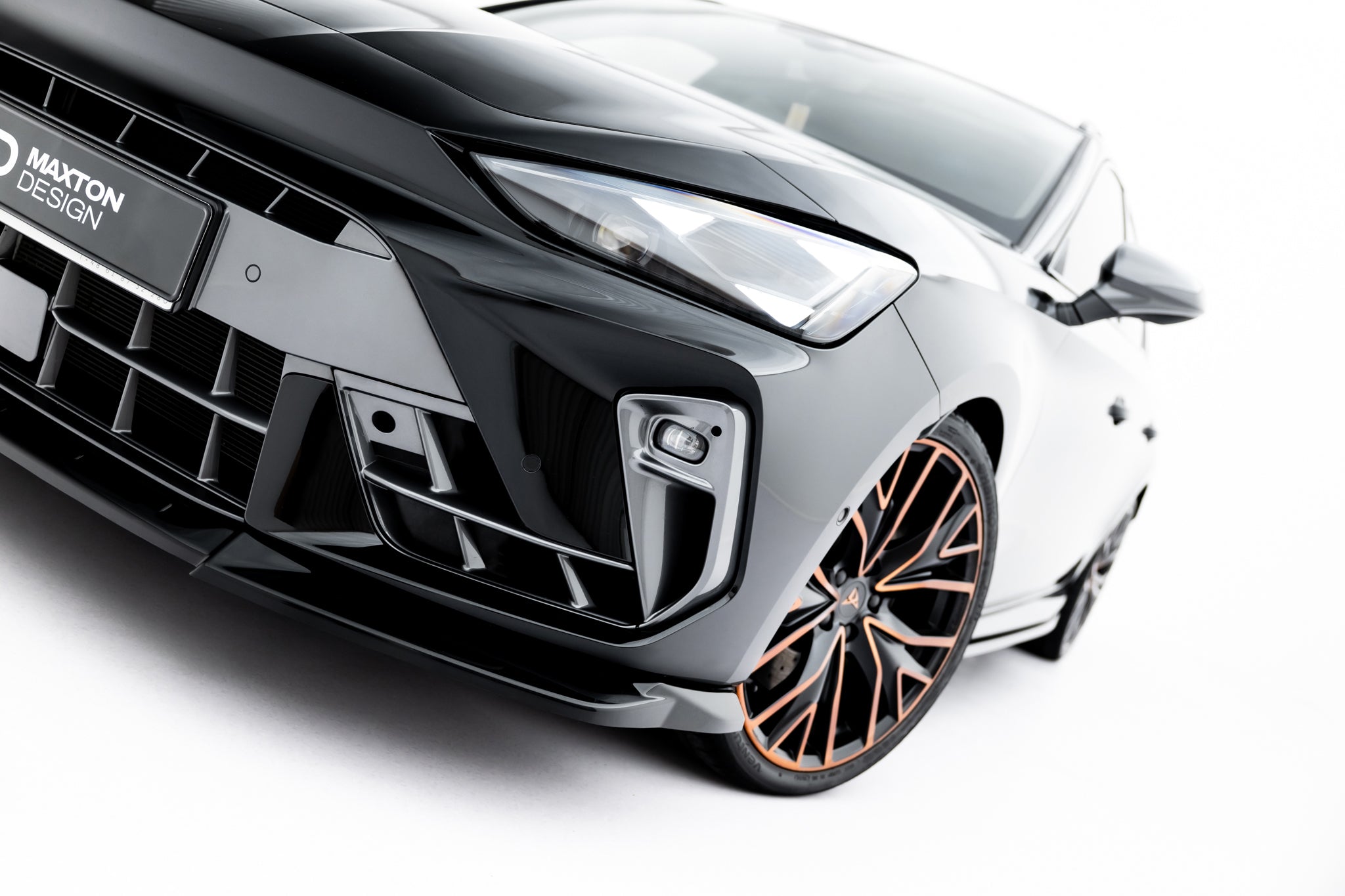 Maxton Design Street+ Spoilerlippe Front Ansatz V.2 passend für Cupra Leon ST / Hatchback Mk1 Facelift schwarz Hochglanz
