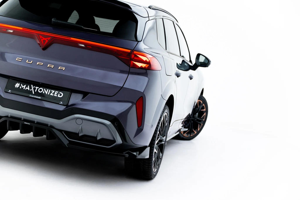 Maxton Design Street+ Mittlerer Diffusor RACE passend für V.3 Cupra Terramar Mk1 (mit AHK) schwarz Hochglanz