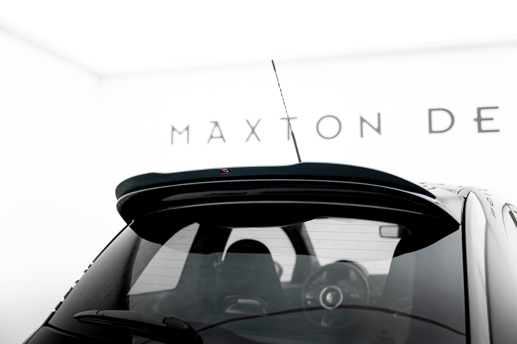 Maxton Design Spoiler CAP passend für Abarth 500 Mk1 schwarz Hochglanz