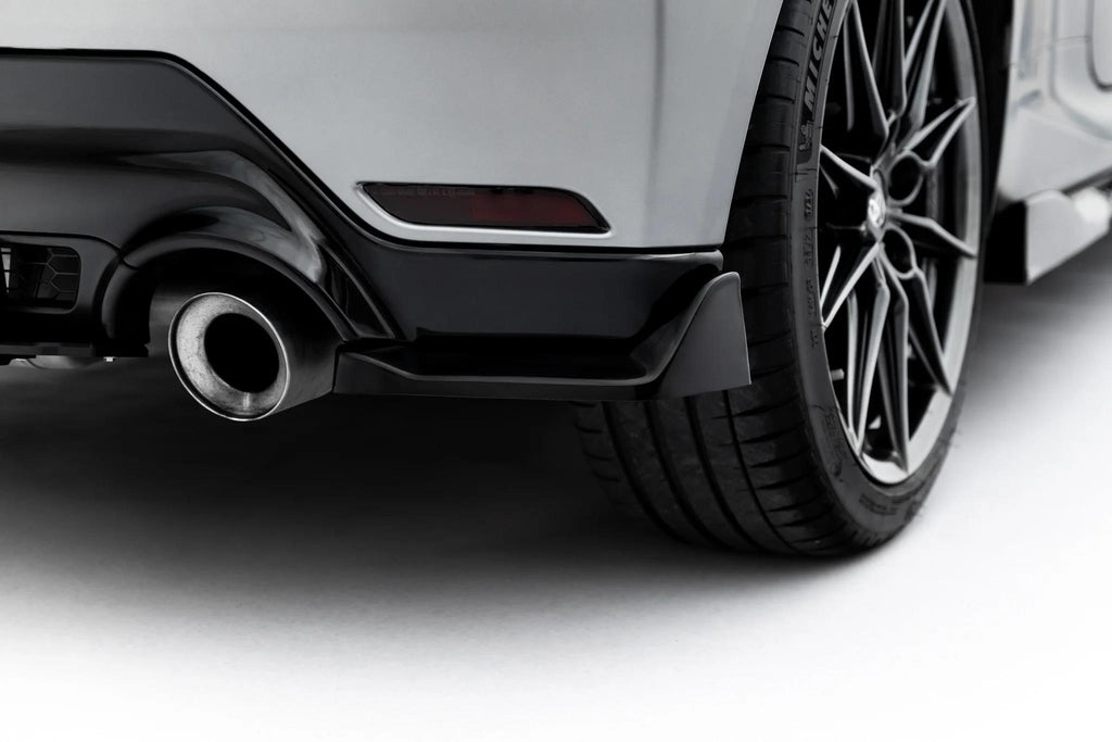 Maxton Design Heck Ansatz Flaps Diffusor V.2 passend für Toyota GR Yaris Mk4 Facelift schwarz Hochglanz