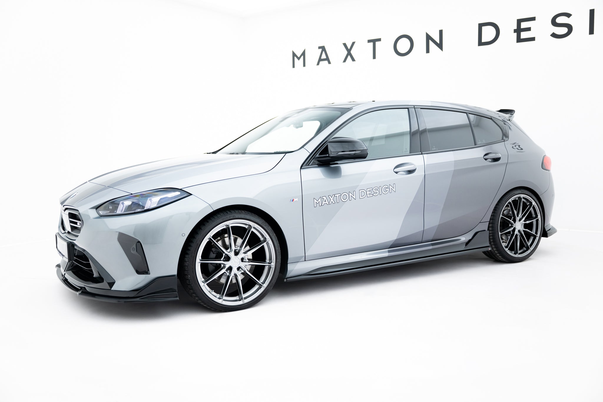 Maxton Design Street+ Seitenschweller Leisten passend für V.1 passend für BMW M135i M Performance F70 schwarz Hochglanz