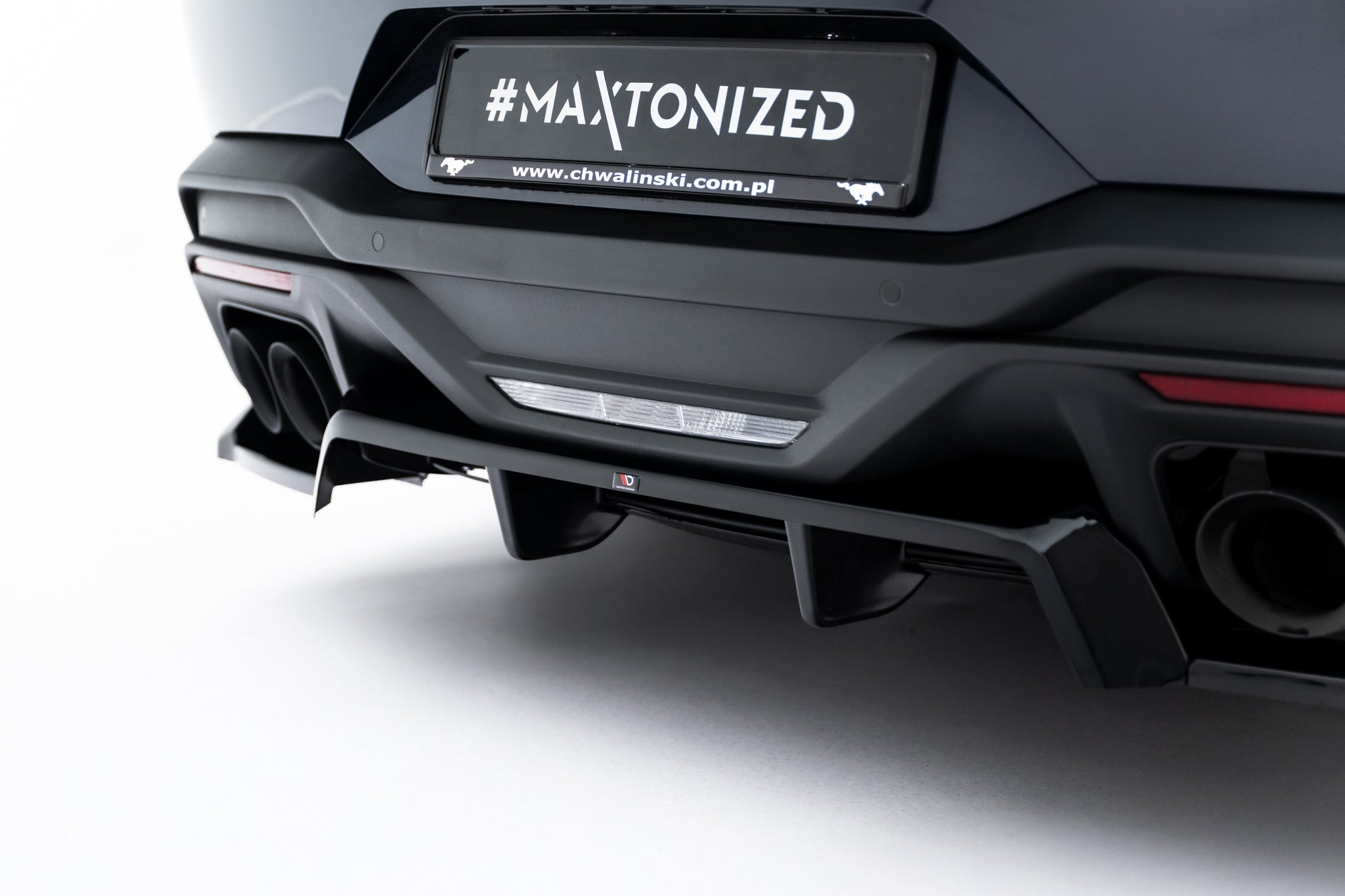 Maxton Design Street+ Mittlerer Diffusor RACE passend für Ford Mustang Dark Horse Mk7 schwarz Hochglanz